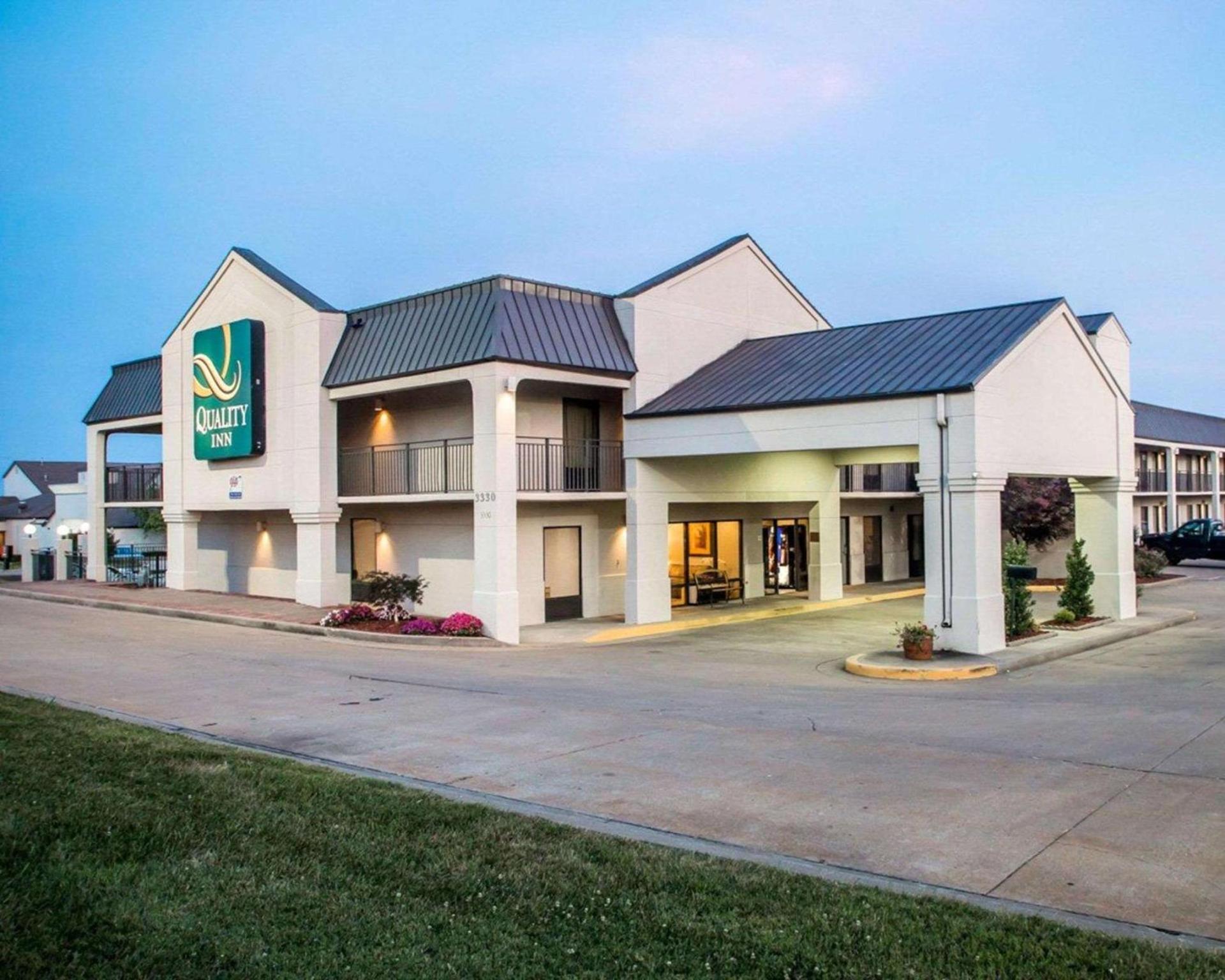 Quality Inn US65 & E Battlefield Rd Springfield photo 2