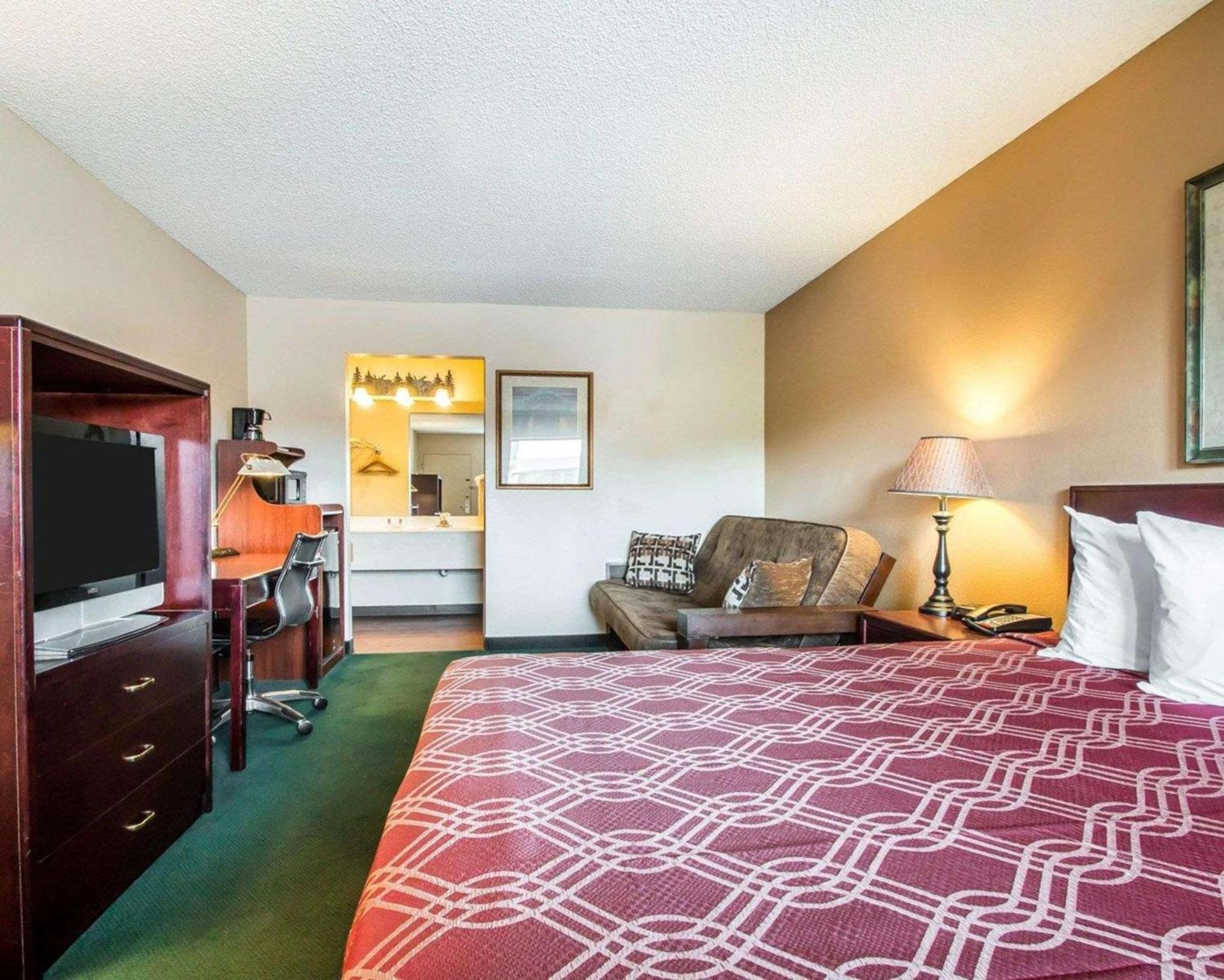 Econo Lodge Springfield I-44 photo 13