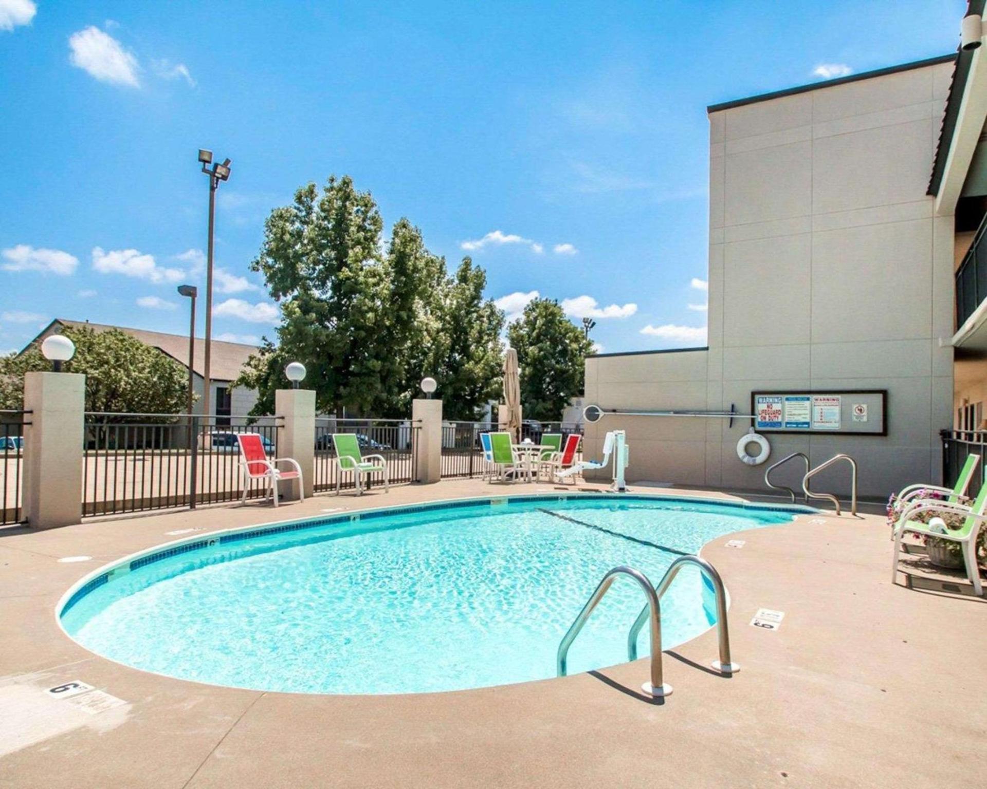Quality Inn US65 & E Battlefield Rd Springfield photo 19