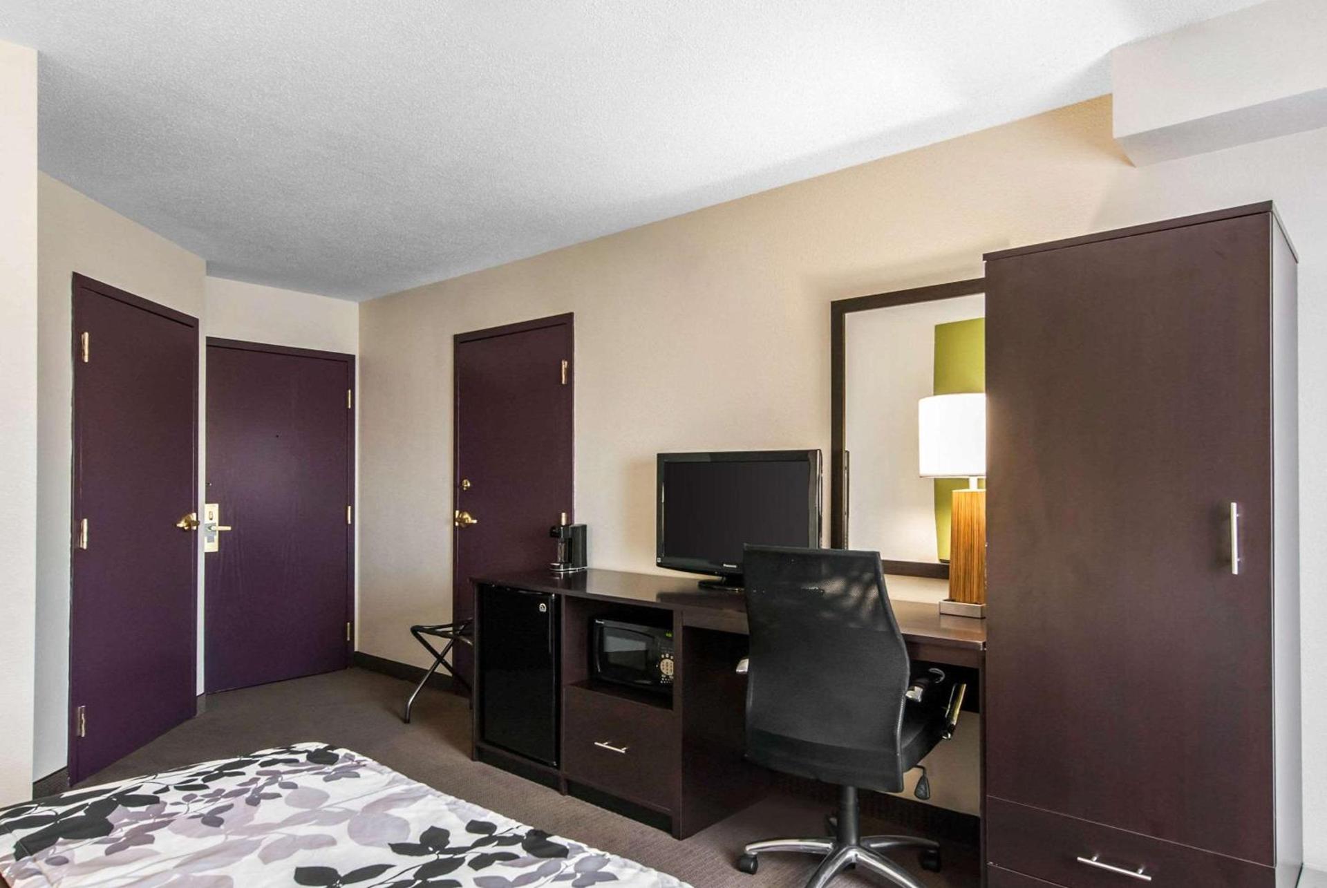 Sleep Inn Saint Charles North photo 13