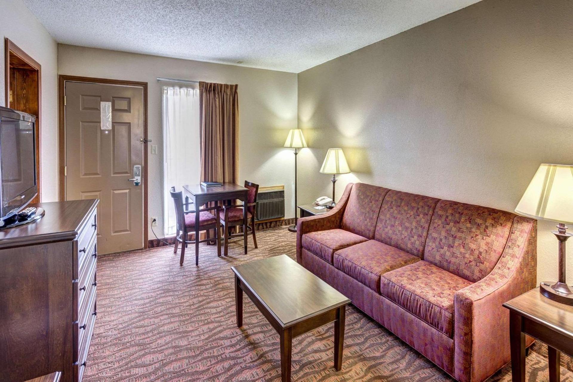 Quality Inn West-Branson Theatre District photo 9