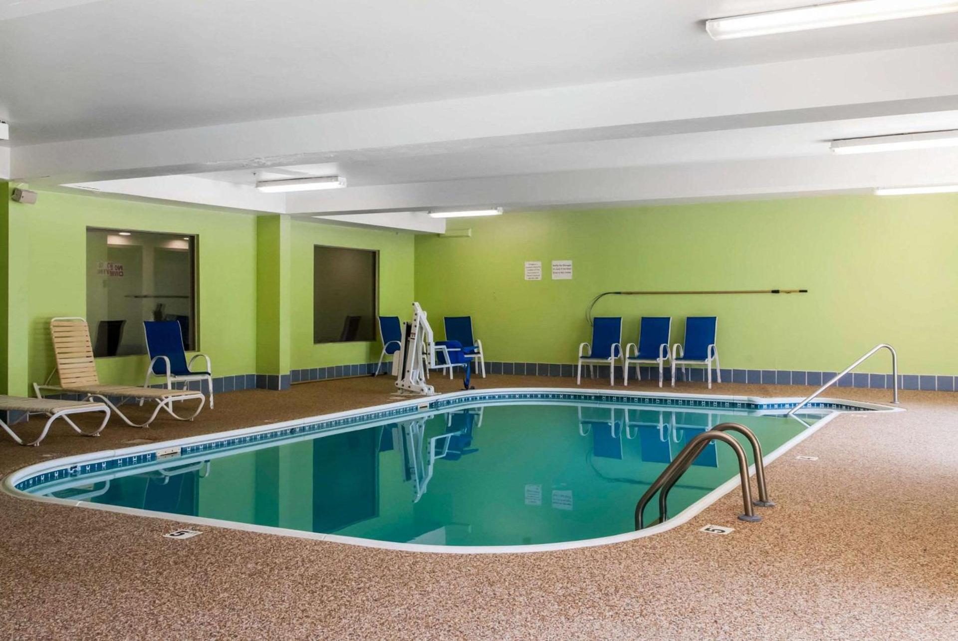 Sleep Inn Saint Charles North photo 23