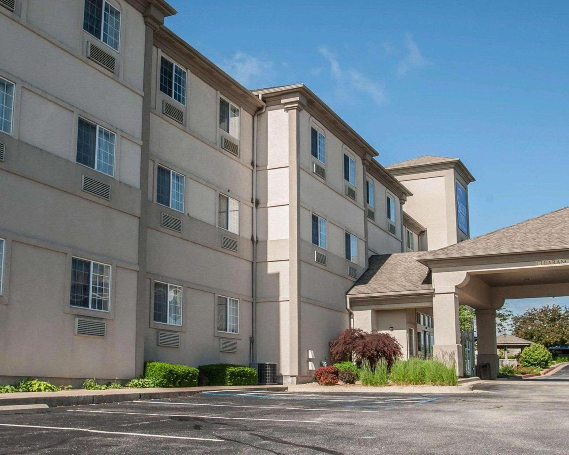 Sleep Inn & Suites Lake of the Ozarks — hotel in Camdenton