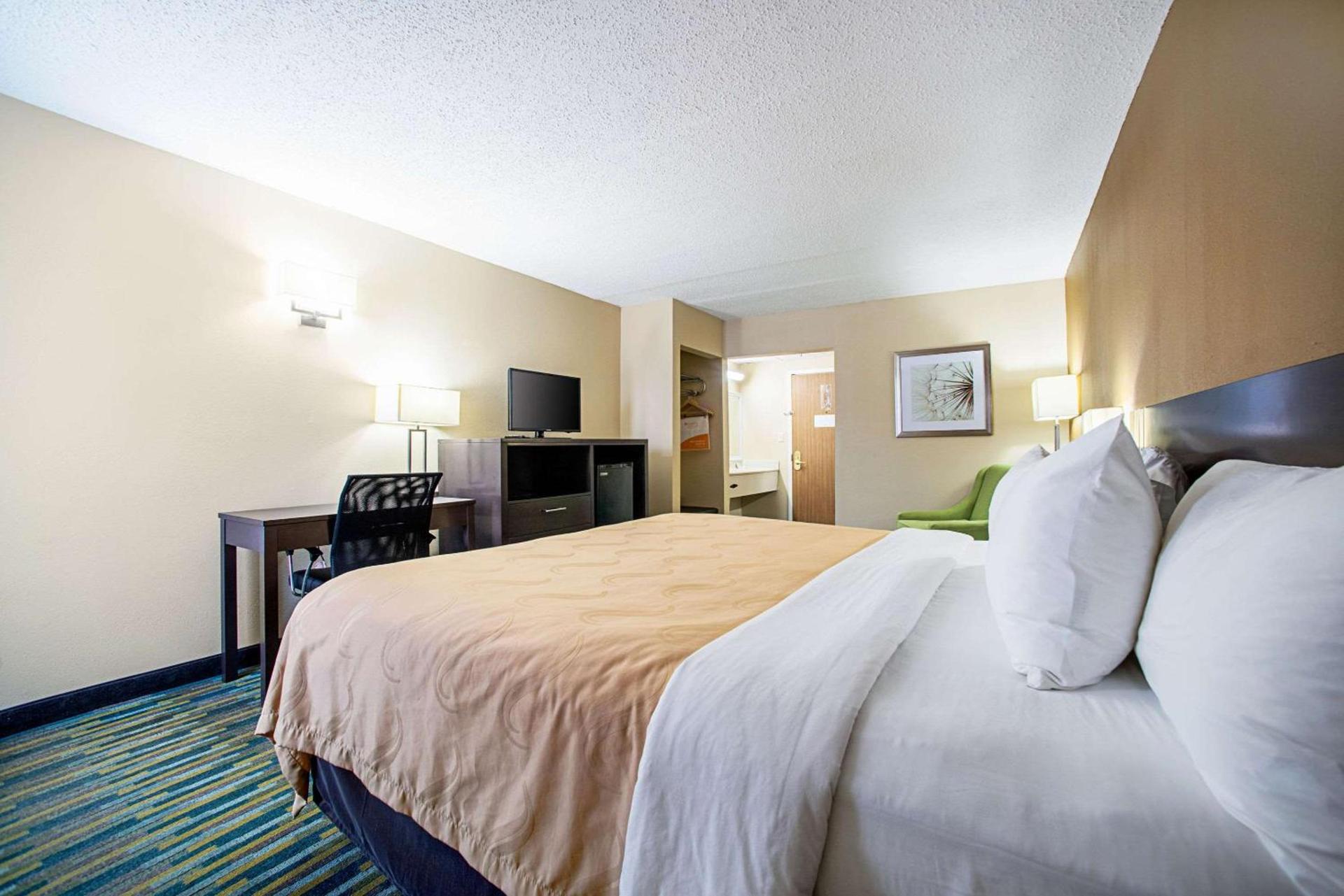 Quality Inn Near Six Flags St. Louis photo 6