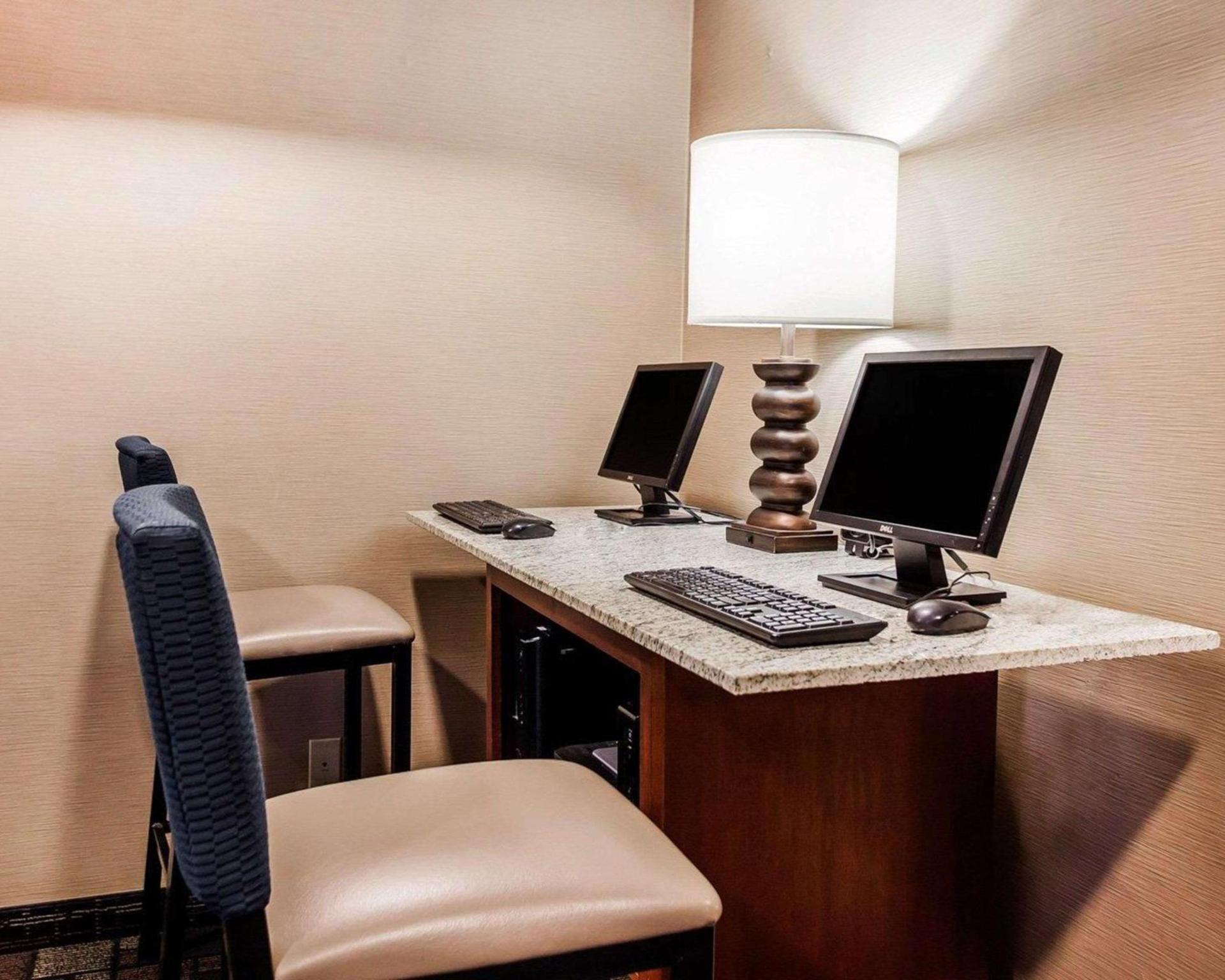 Comfort Suites Independence - Kansas City photo 21
