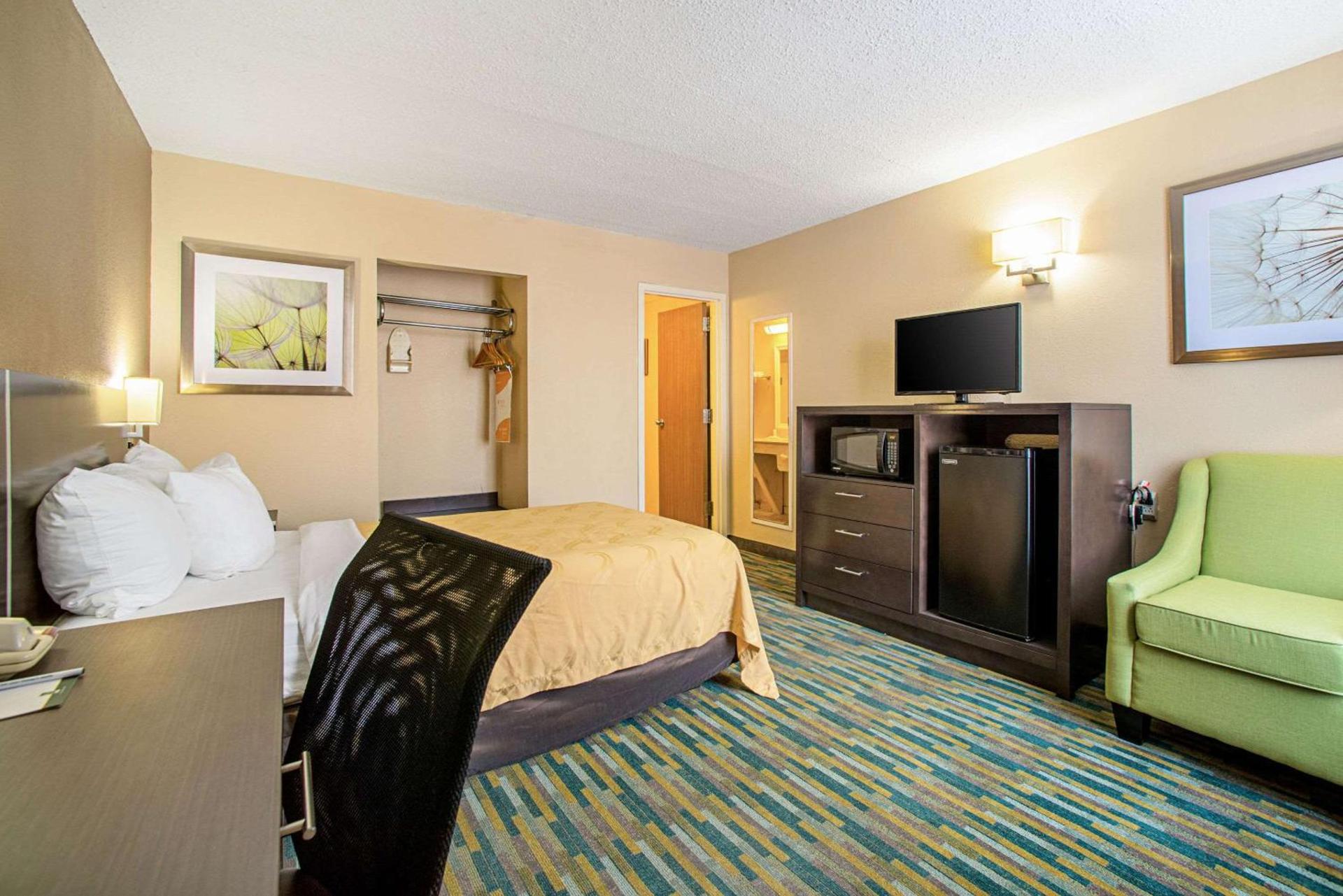 Quality Inn Near Six Flags St. Louis photo 7