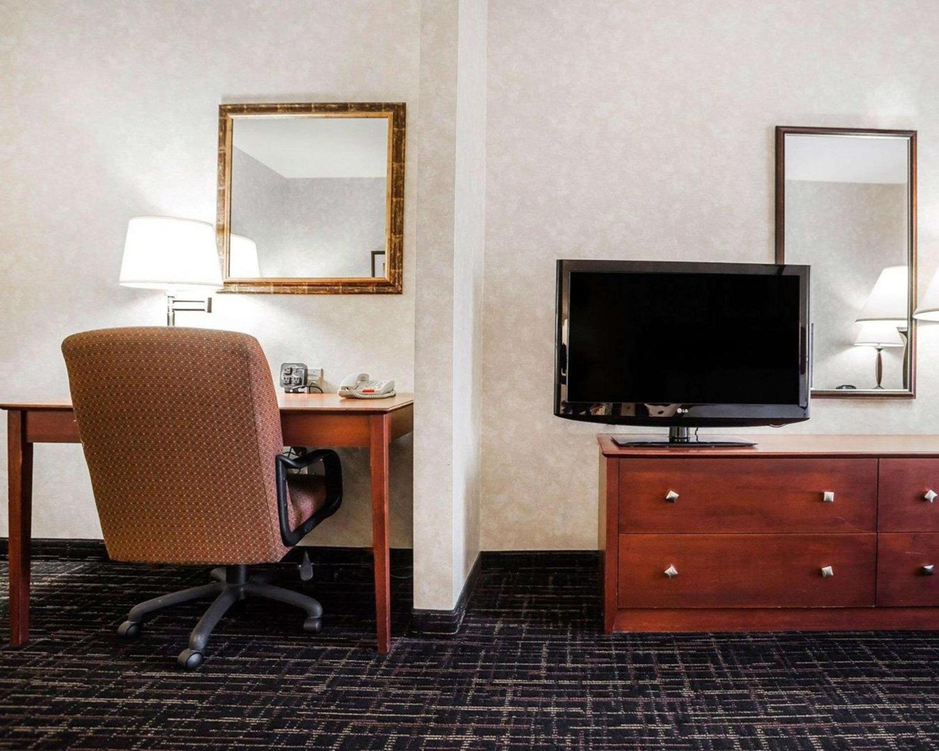 Comfort Suites Independence - Kansas City photo 10