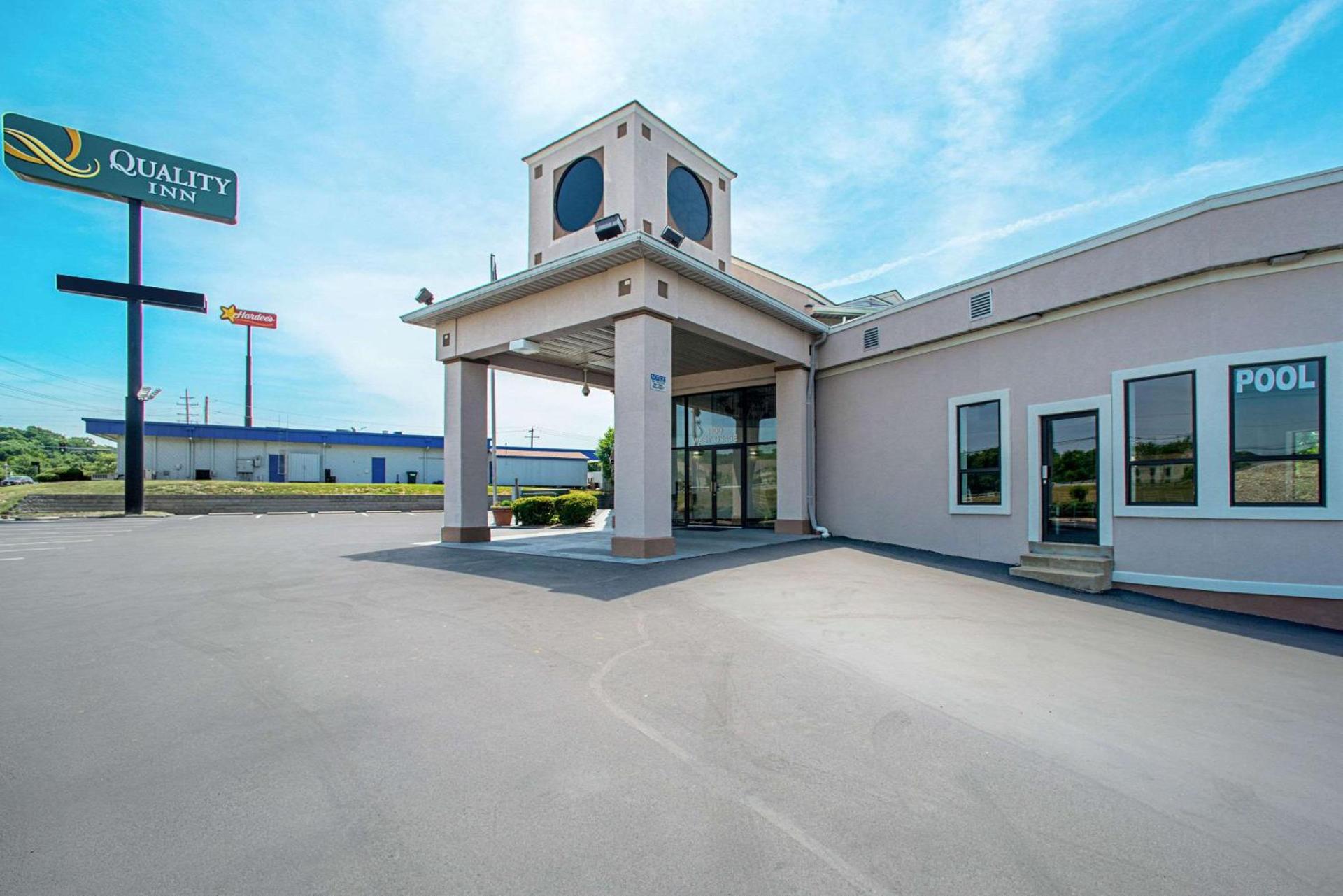 Quality Inn Near Six Flags St. Louis photo 1
