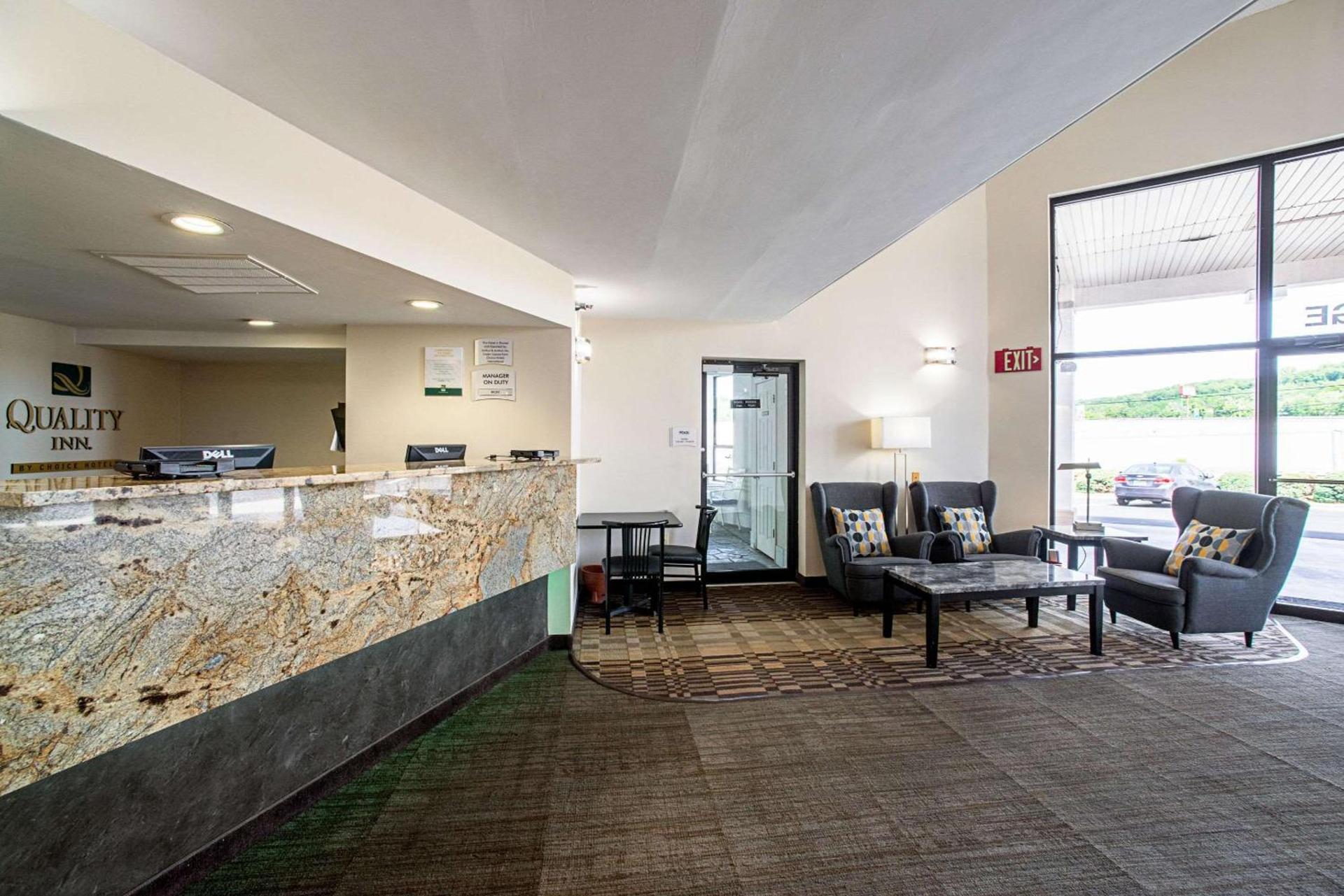 Quality Inn Near Six Flags St. Louis photo 8