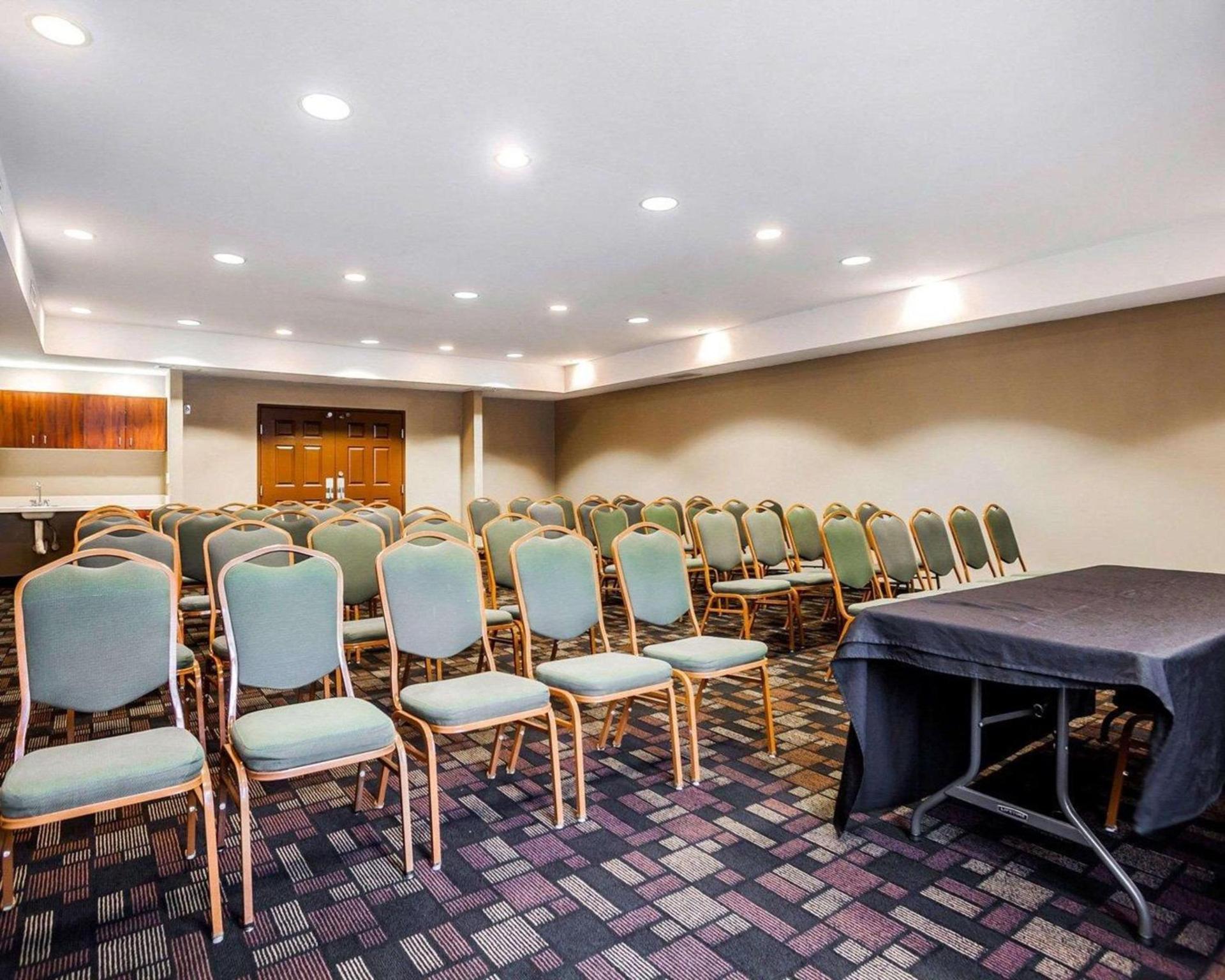 Comfort Suites Independence - Kansas City photo 23