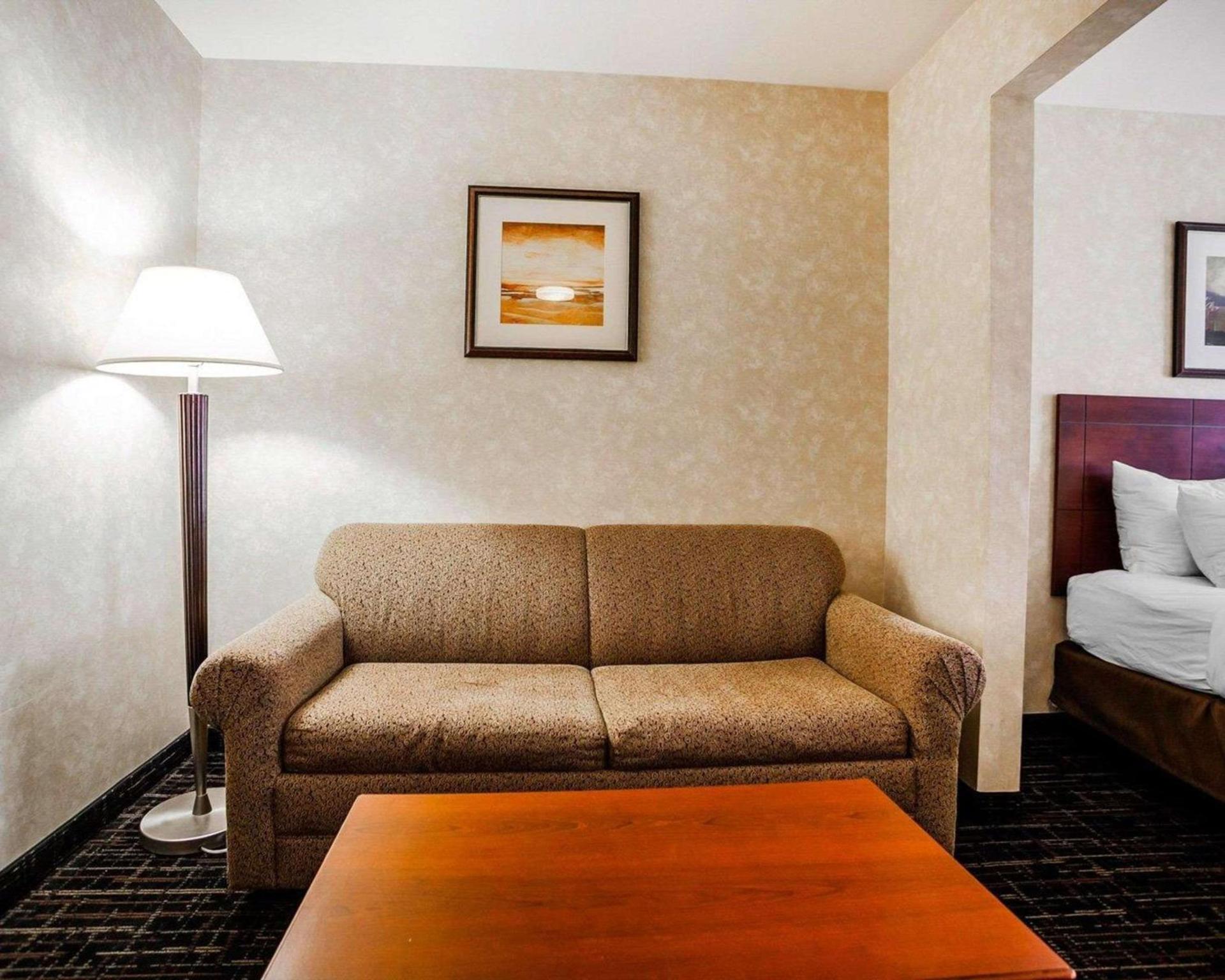 Comfort Suites Independence - Kansas City photo 5