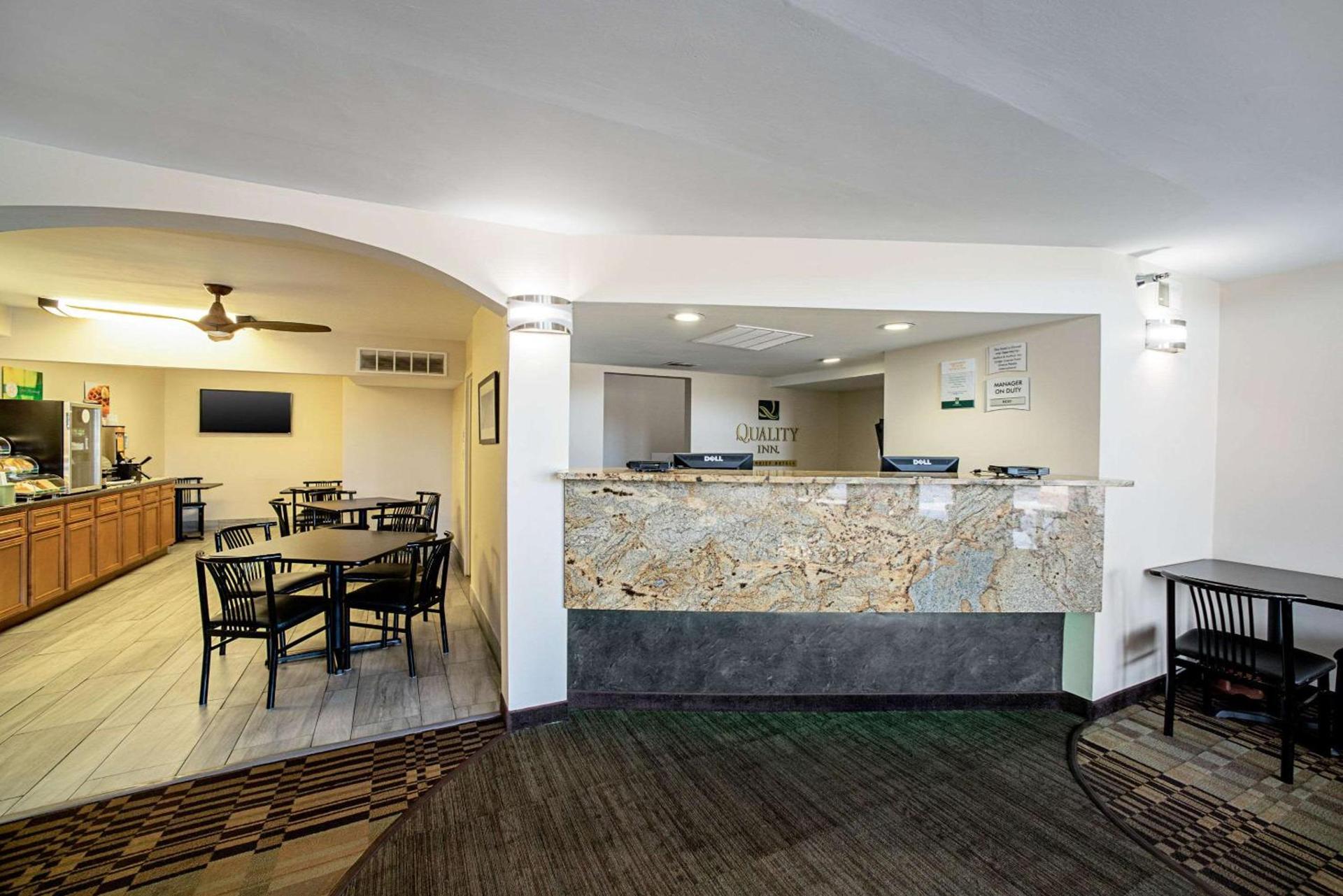 Quality Inn Near Six Flags St. Louis photo 18