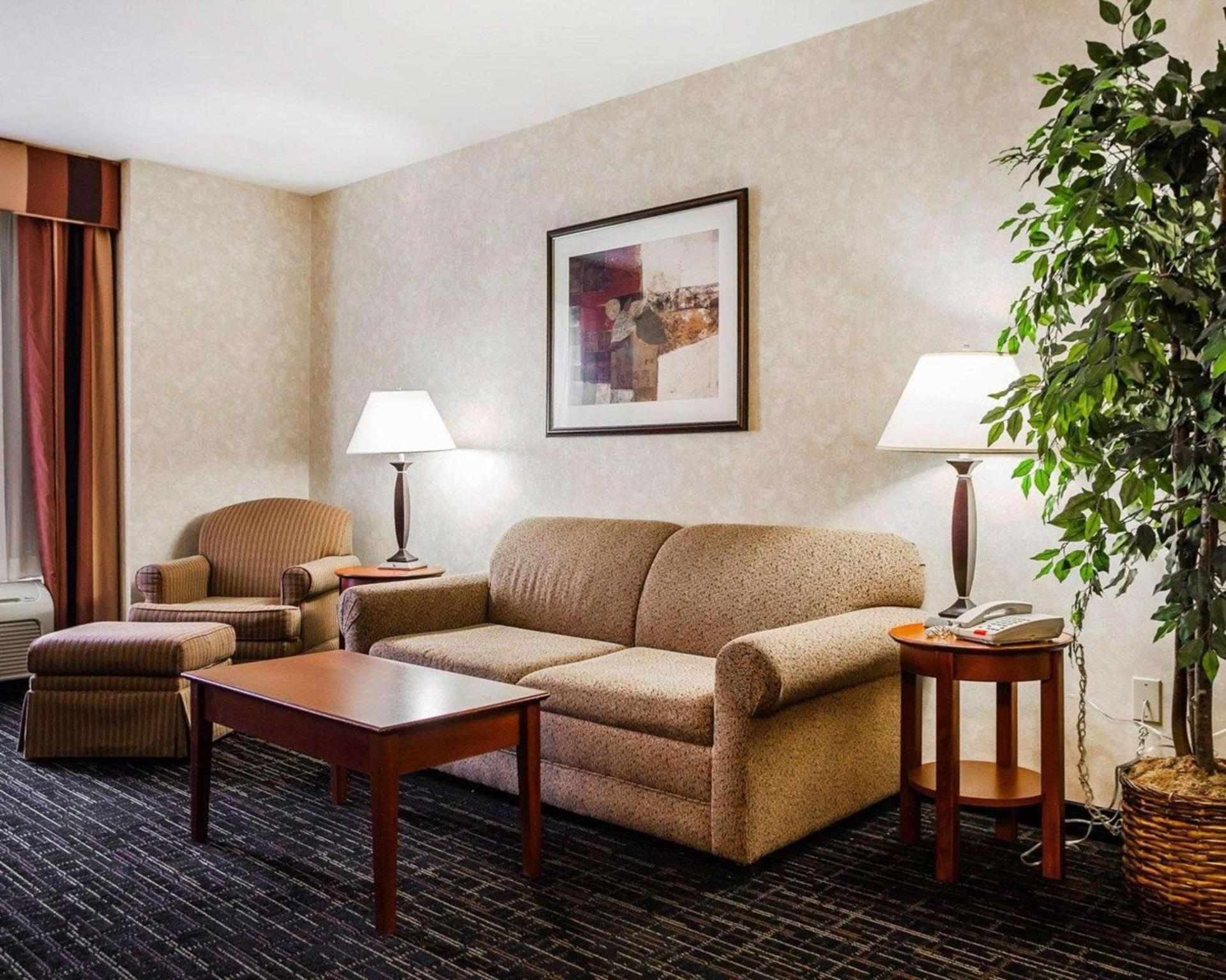 Comfort Suites Independence - Kansas City photo 14