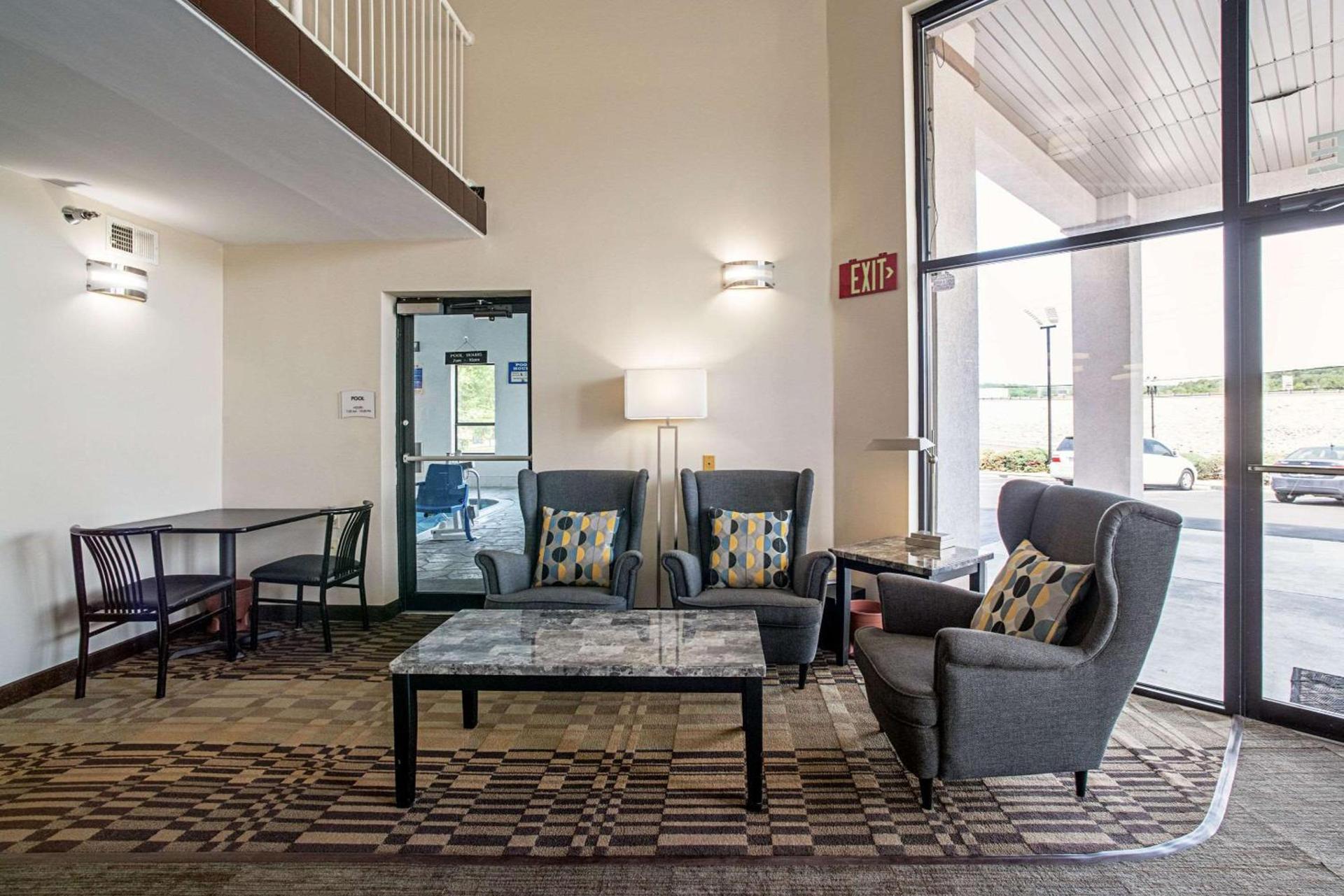 Quality Inn Near Six Flags St. Louis photo 28
