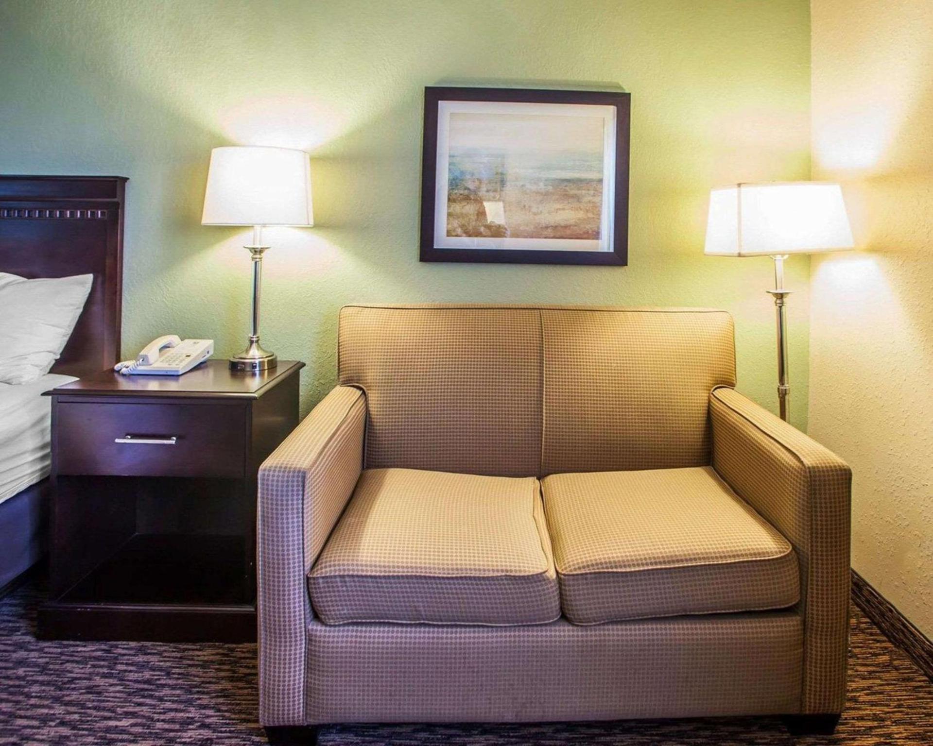 Quality Inn Belton - Kansas City South photo 5