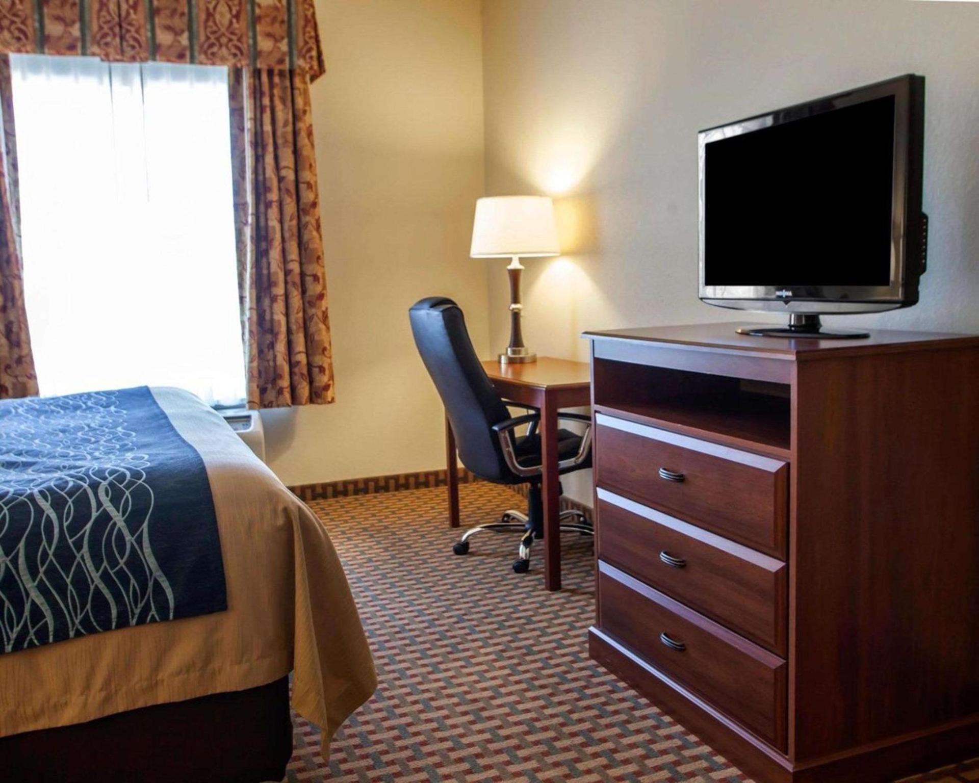 Comfort Inn & Suites Harrisonville photo 20