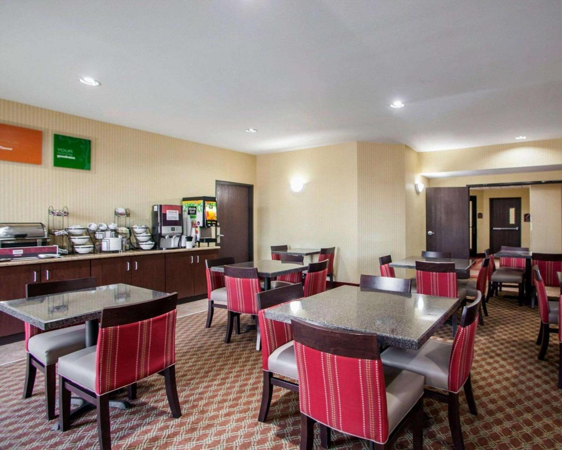 Comfort Inn & Suites Harrisonville photo 38
