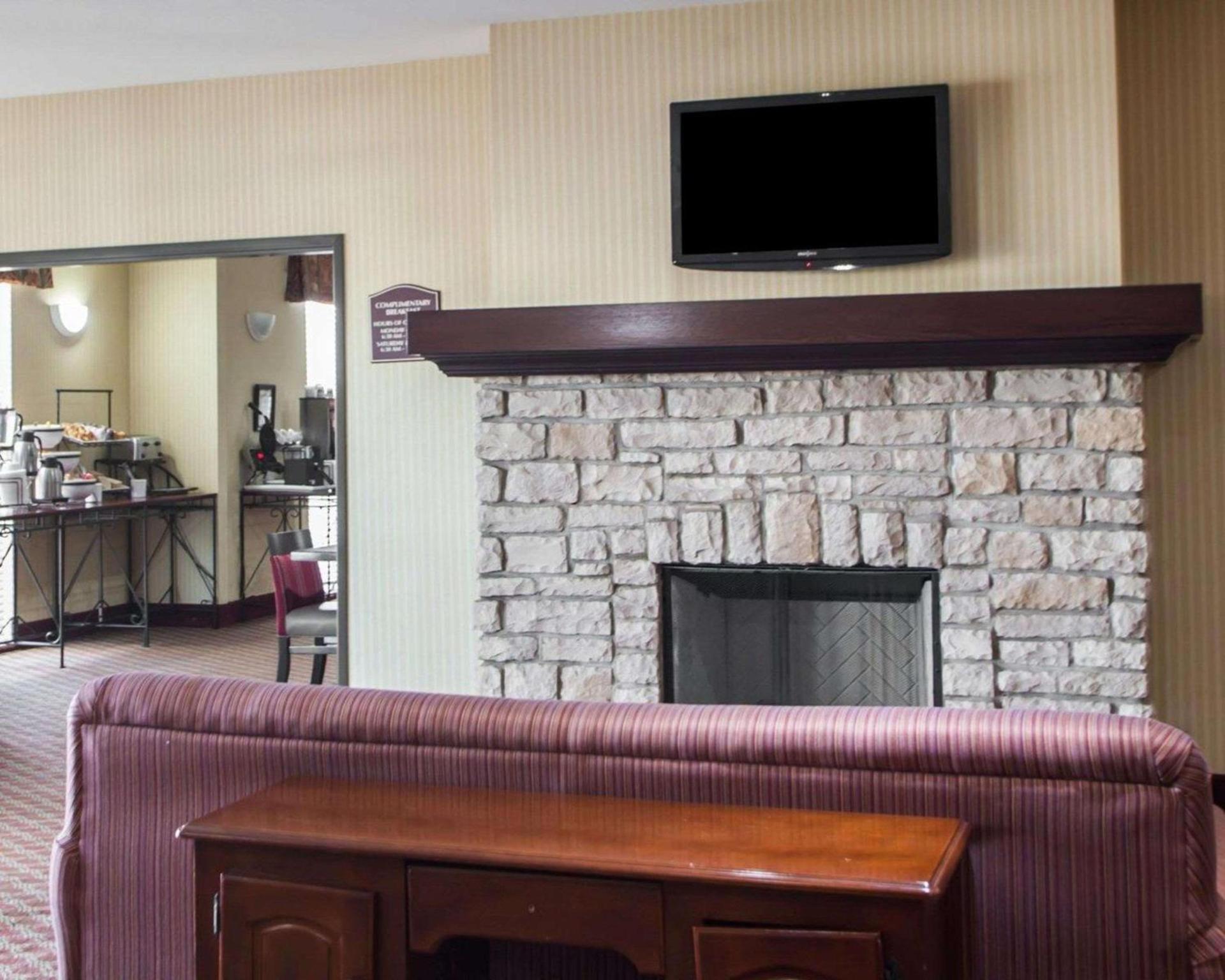 Comfort Inn & Suites Harrisonville photo 6