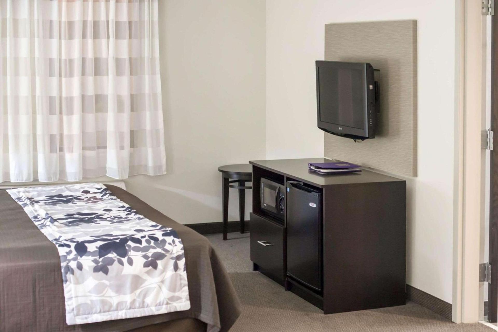 Sleep Inn & Suites Indoor Waterpark photo 13