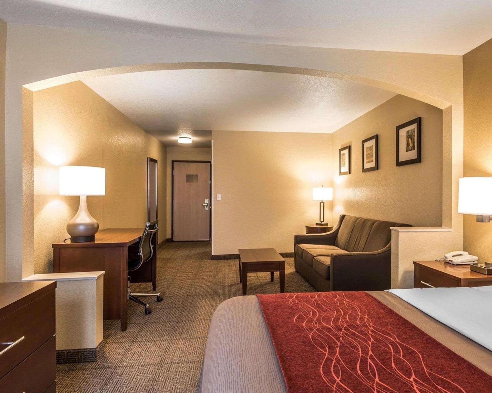 Quality Inn & Suites Bethany photo 17