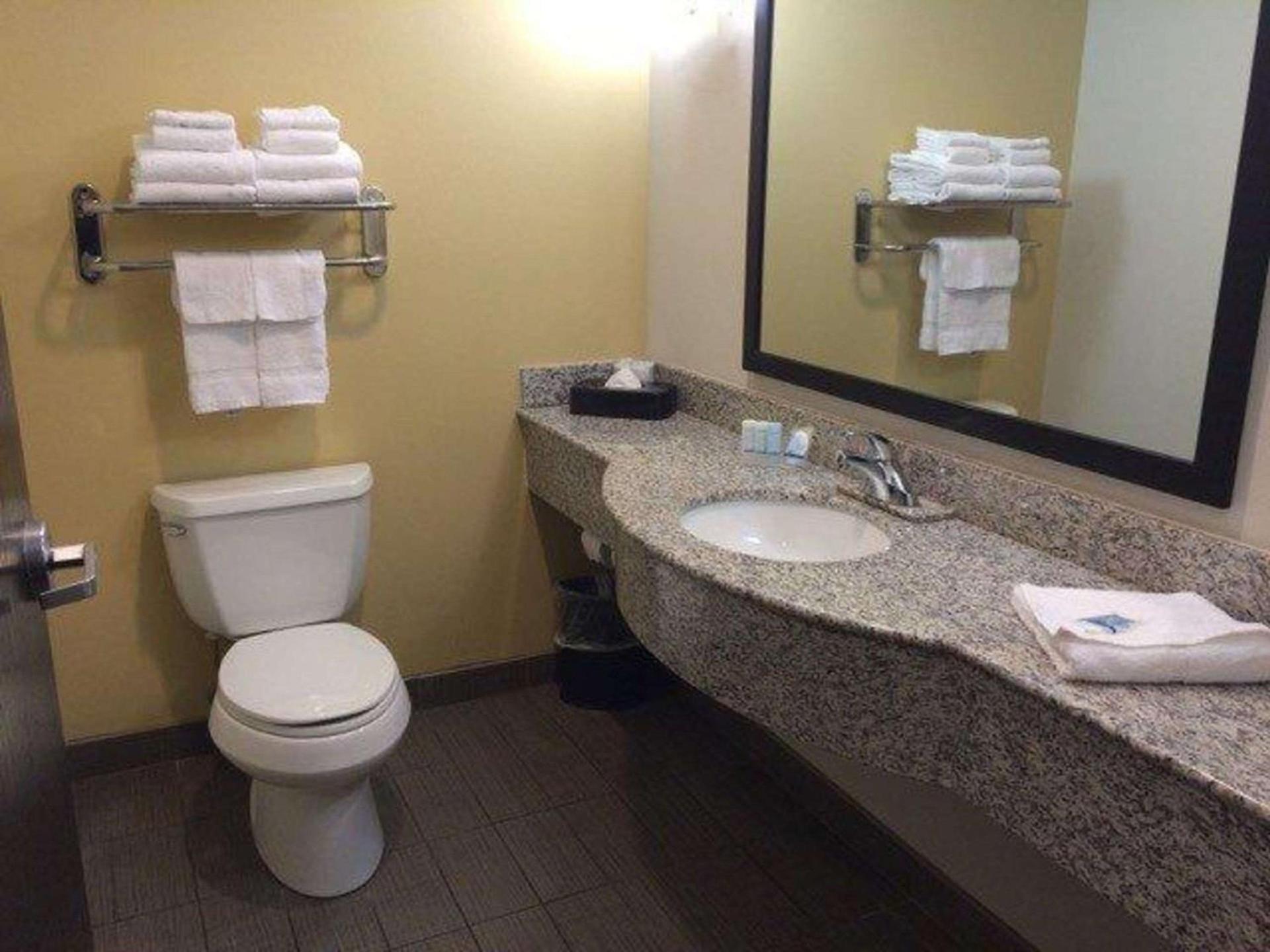Sleep Inn & Suites Indoor Waterpark photo 12