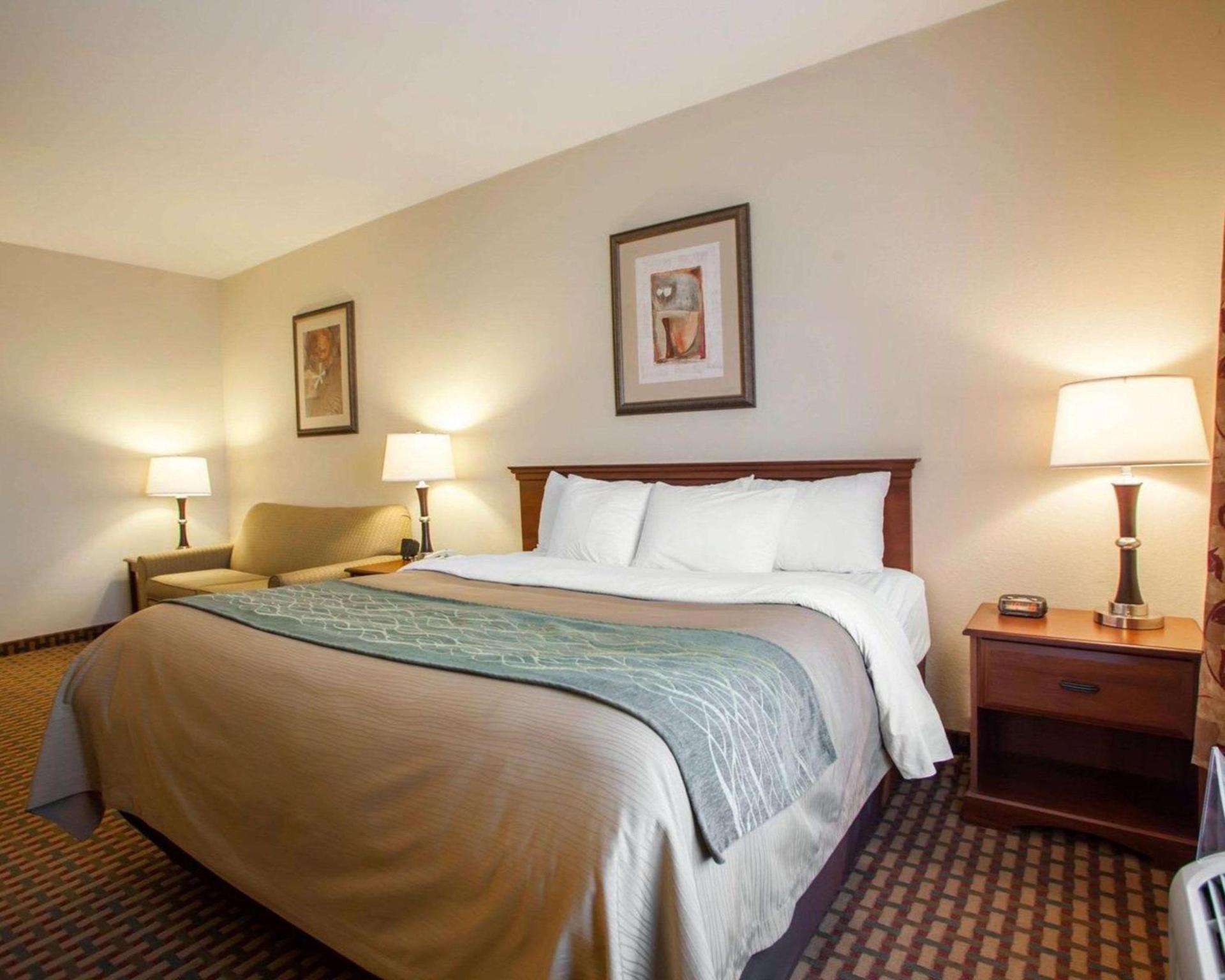 Comfort Inn & Suites Harrisonville photo 11