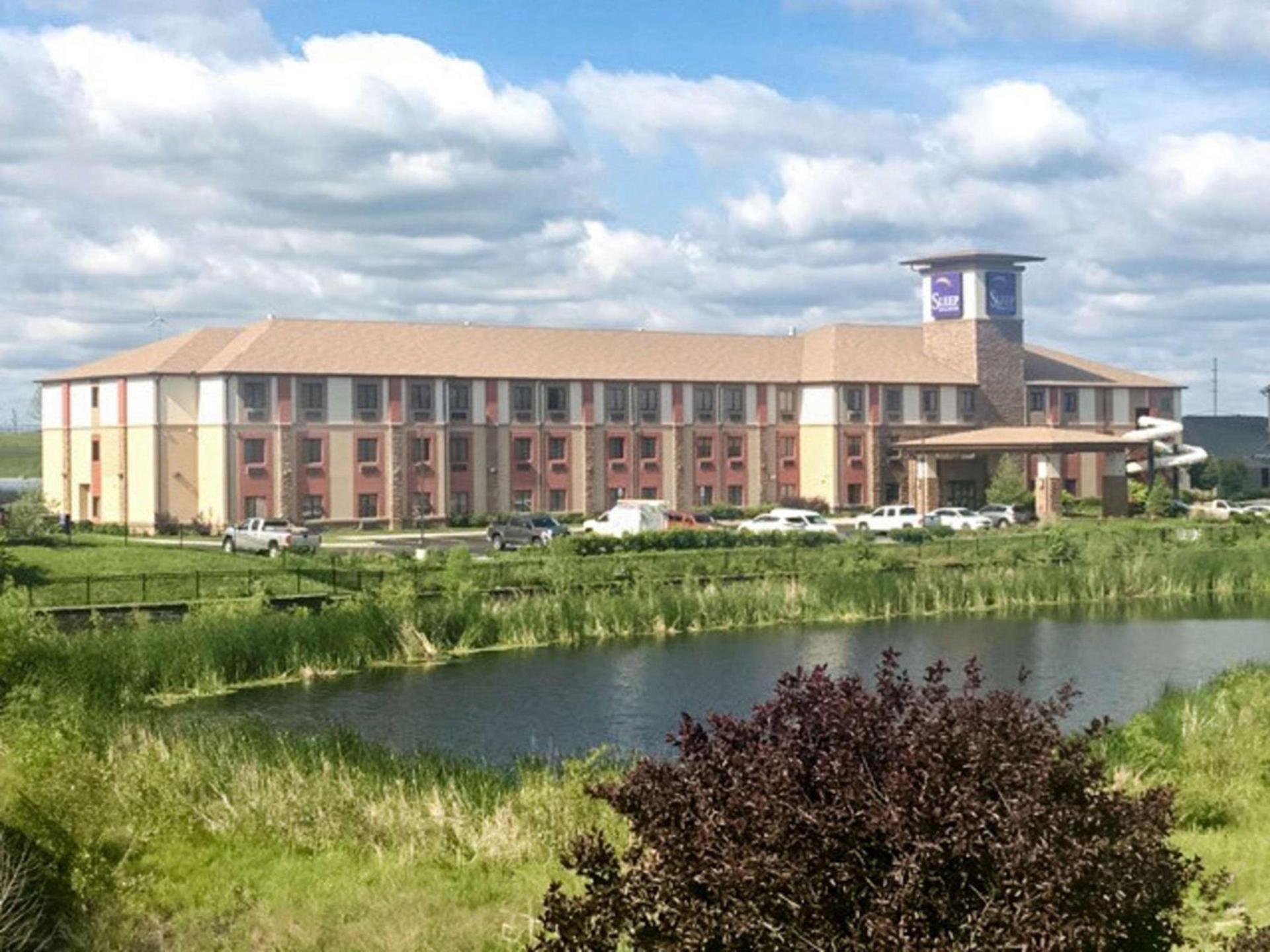 Sleep Inn & Suites Indoor Waterpark photo 2