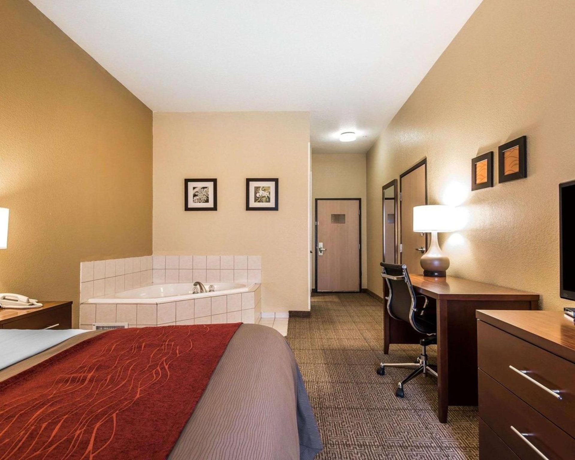 Quality Inn & Suites Bethany photo 12