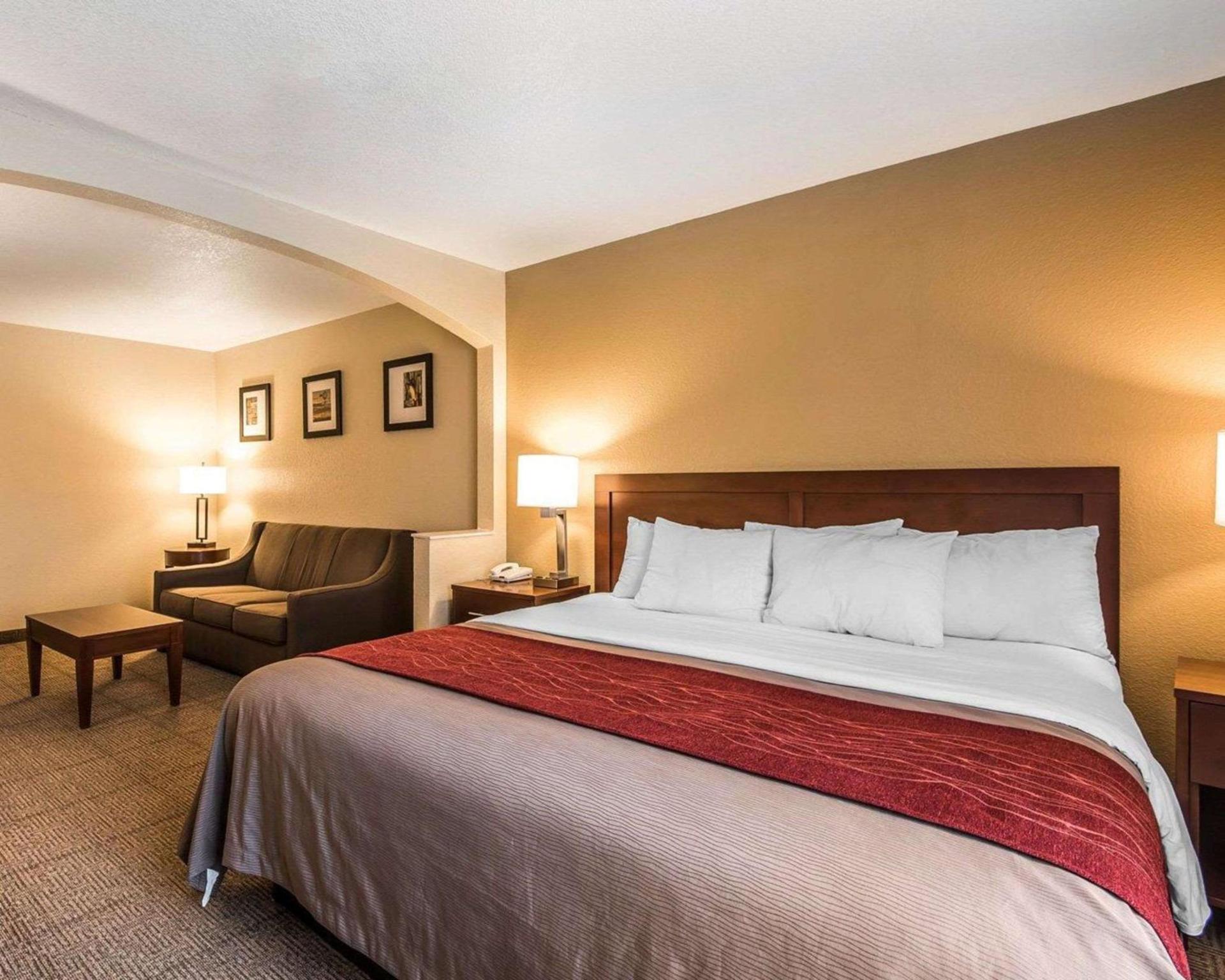 Quality Inn & Suites Bethany photo 16