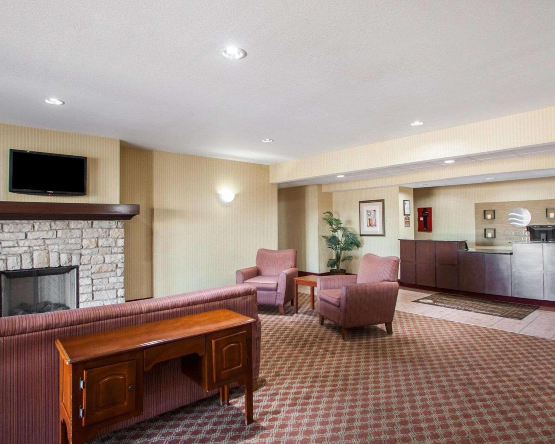 Comfort Inn & Suites Harrisonville photo 7
