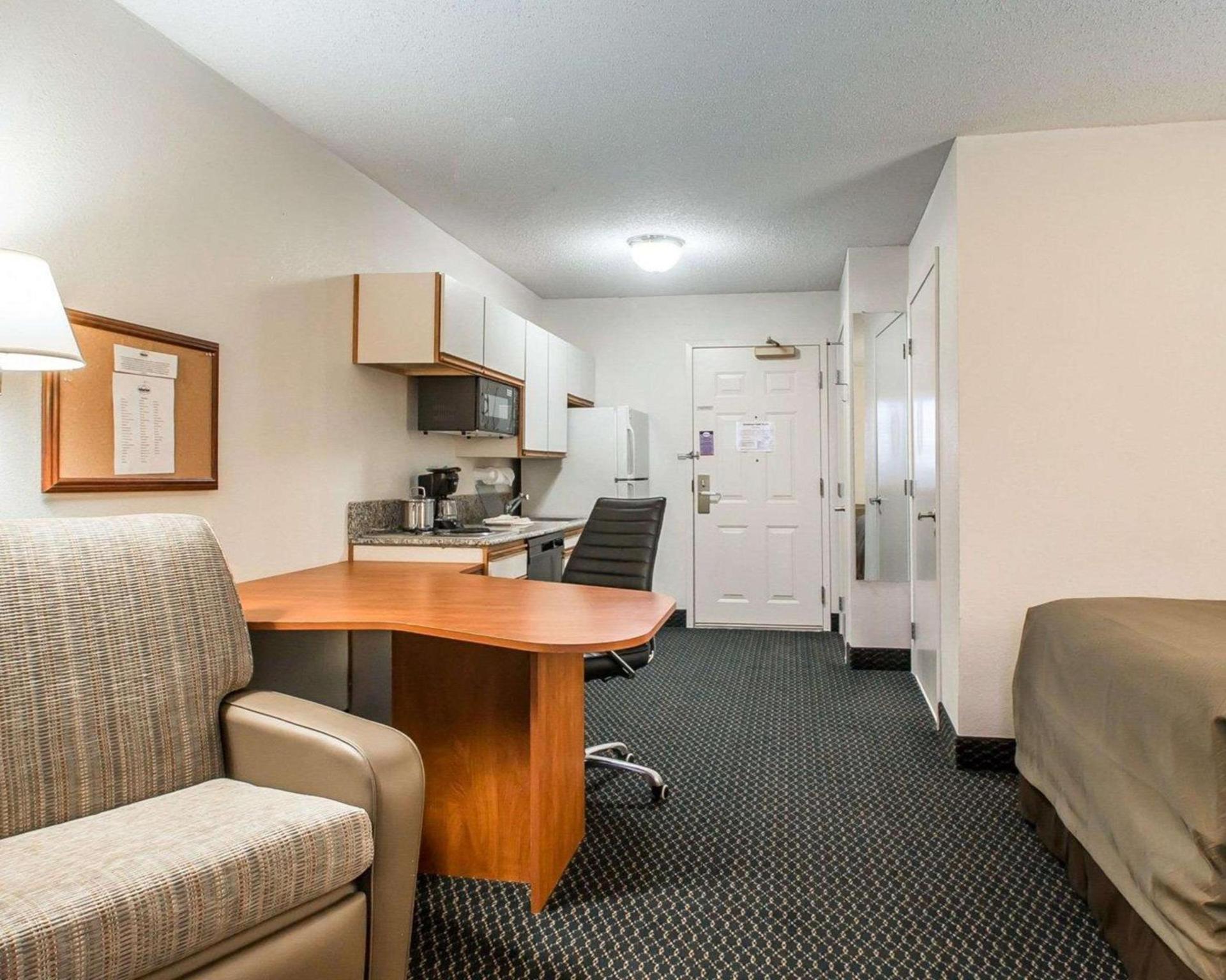 Birch Hill Suites Columbia photo 15