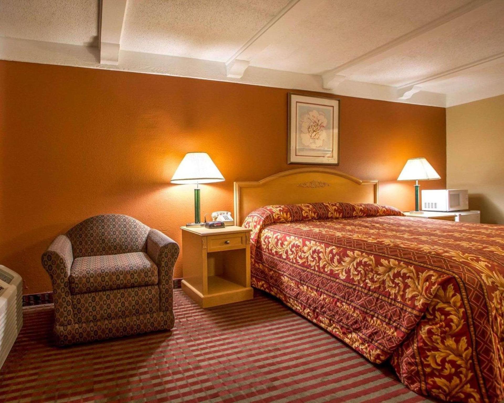 Relax Inn Saint Charles photo 14