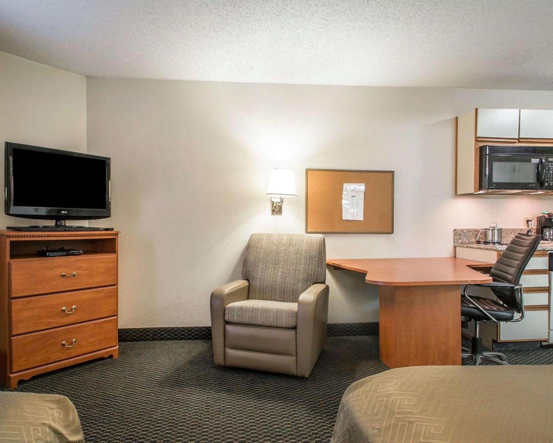 Birch Hill Suites Columbia photo 8