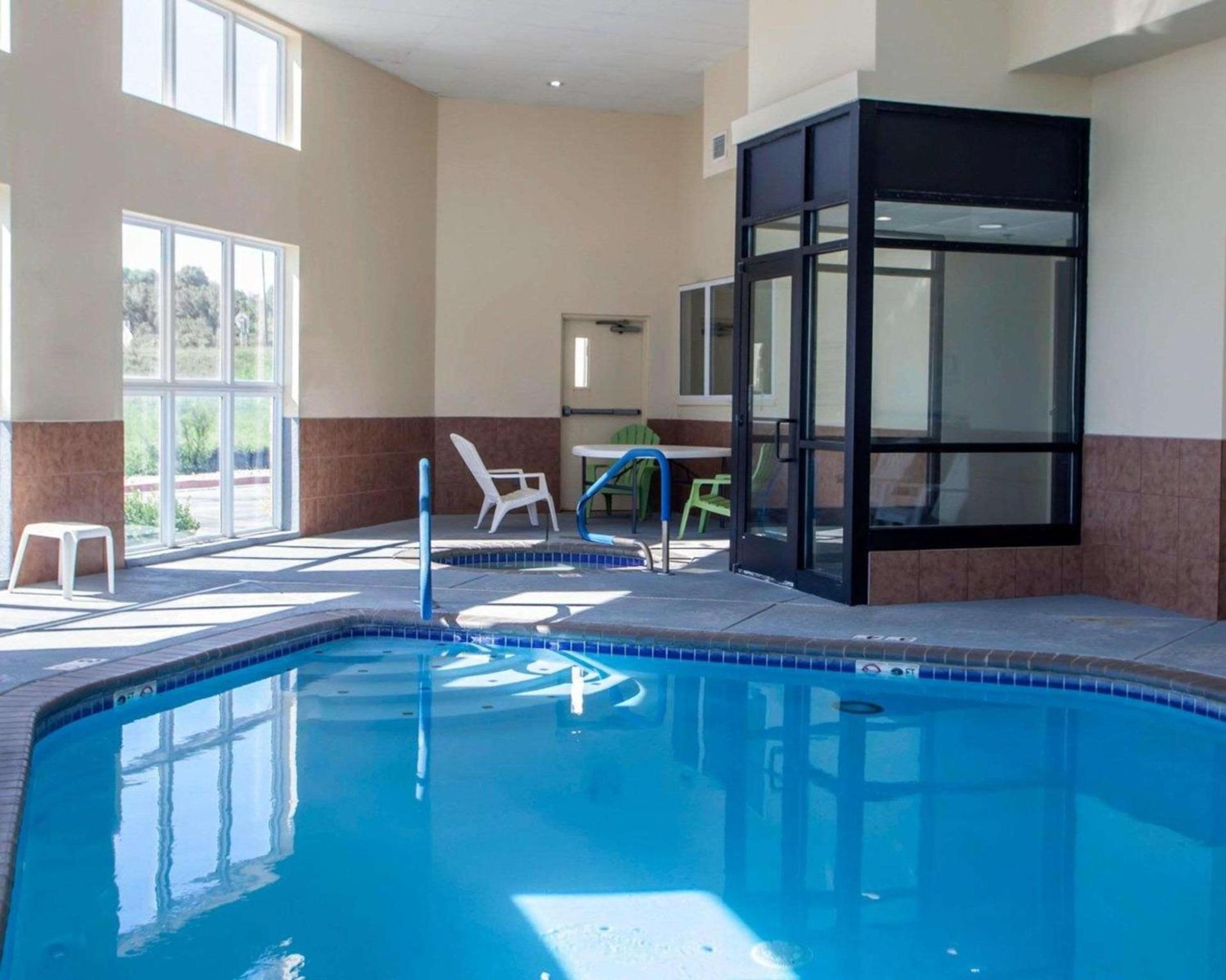 Comfort Inn & Suites Harrisonville photo 28