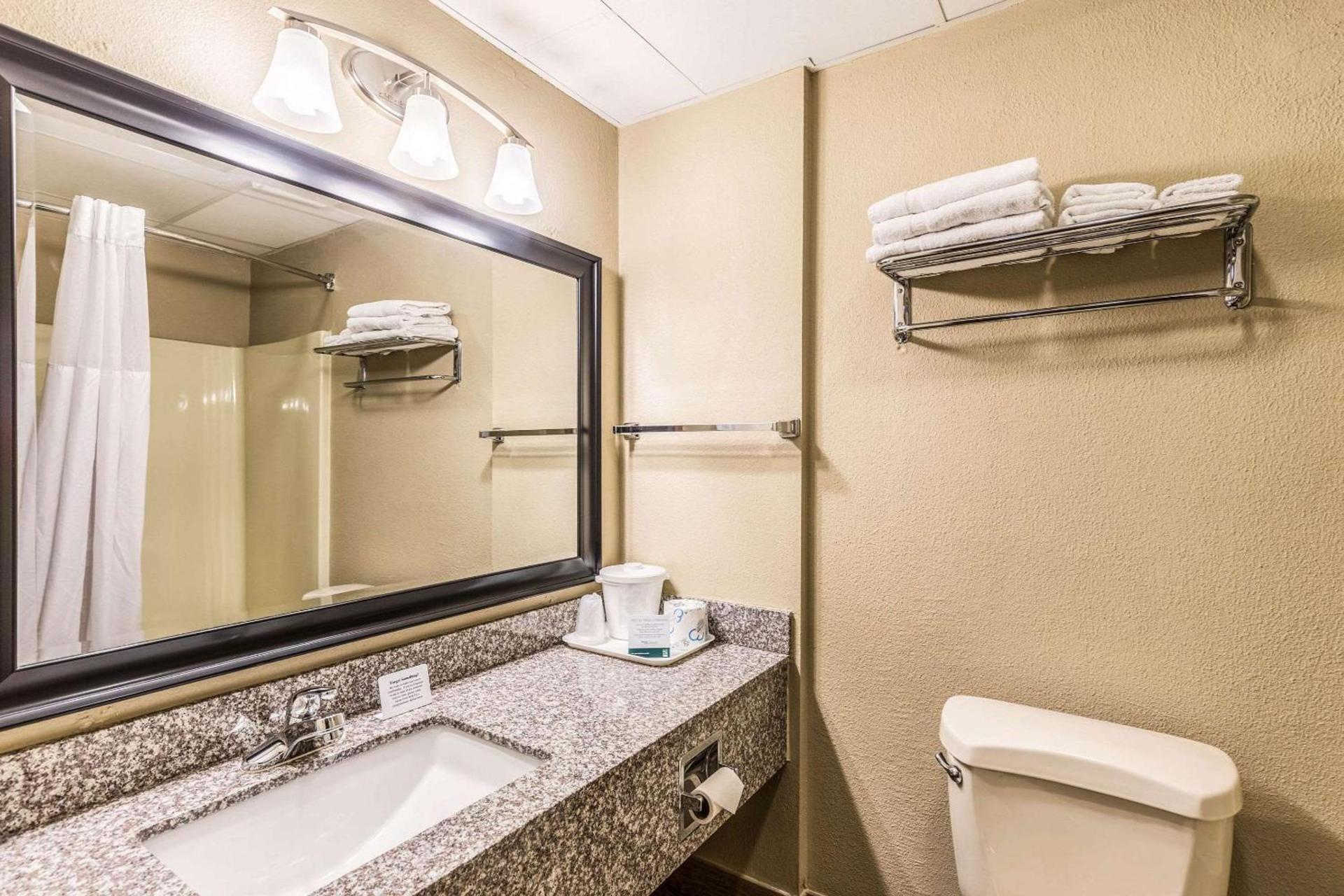 Quality Inn West Plains photo 24