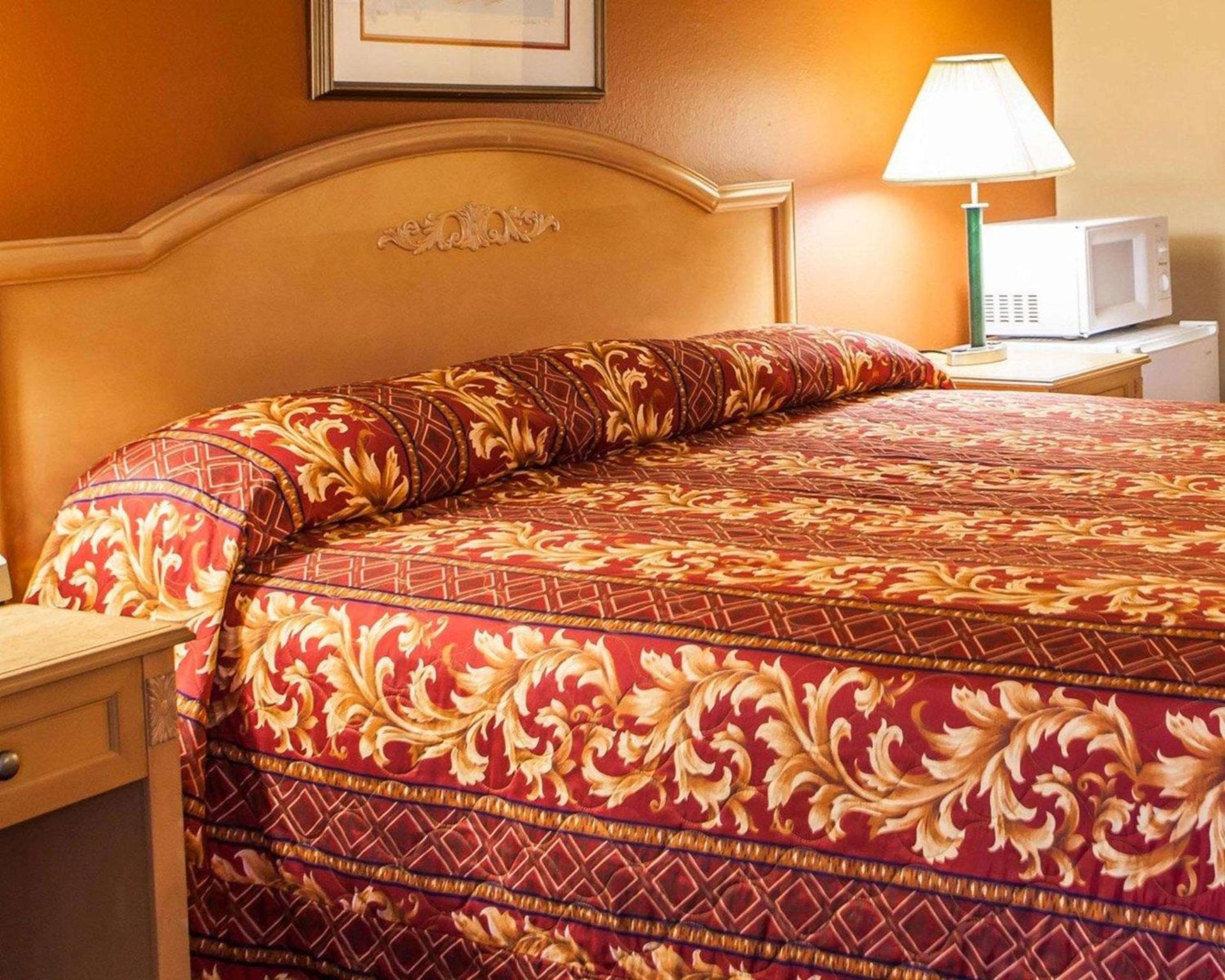 Relax Inn Saint Charles photo 9