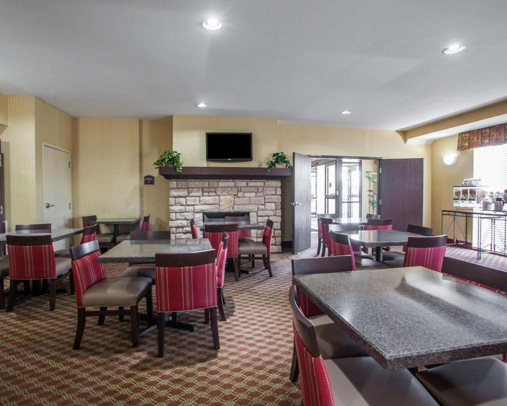 Comfort Inn & Suites Harrisonville photo 34