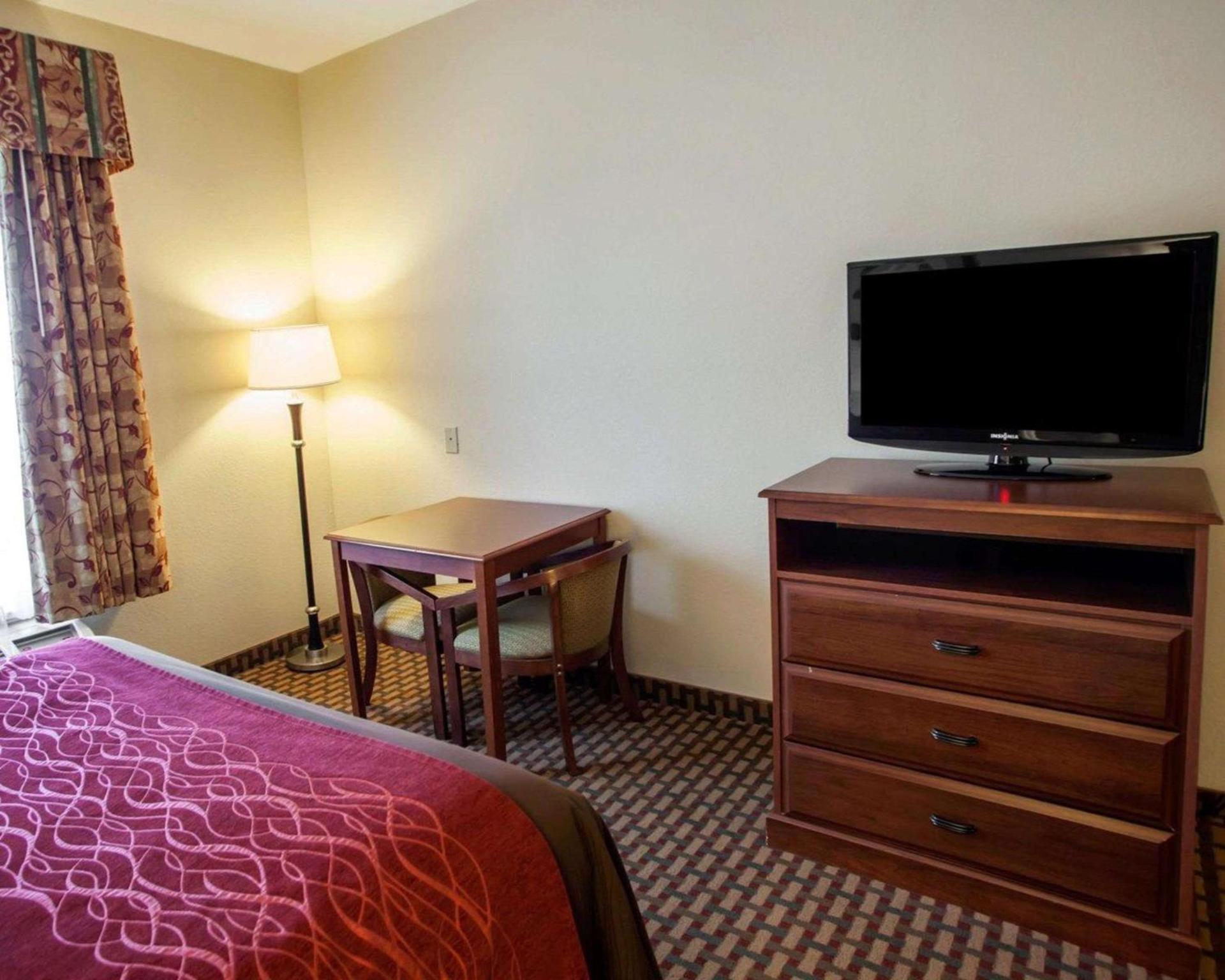 Comfort Inn & Suites Harrisonville photo 12