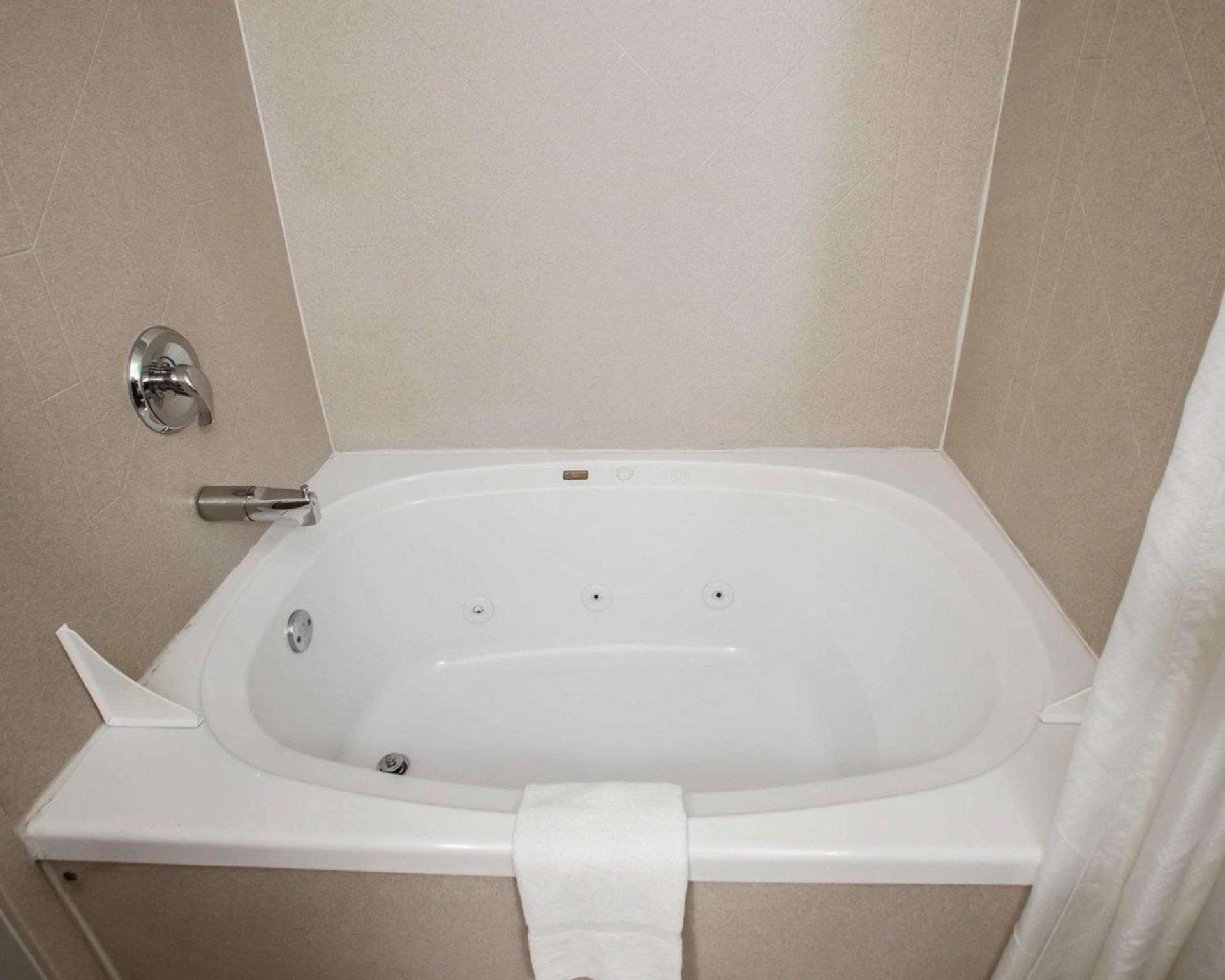 Comfort Inn Lees Summit - Hwy 50 & Hwy 291 photo 14