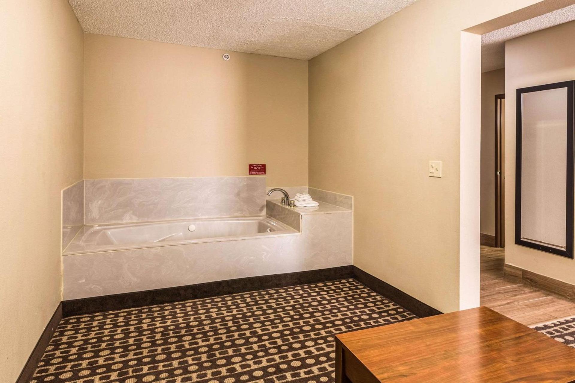 Quality Inn West Plains photo 18