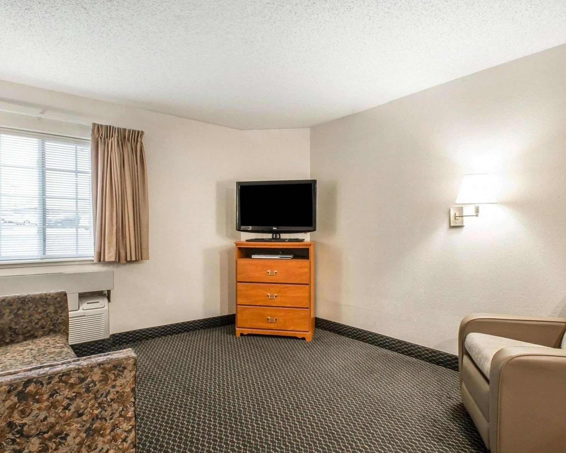 Birch Hill Suites Columbia photo 17