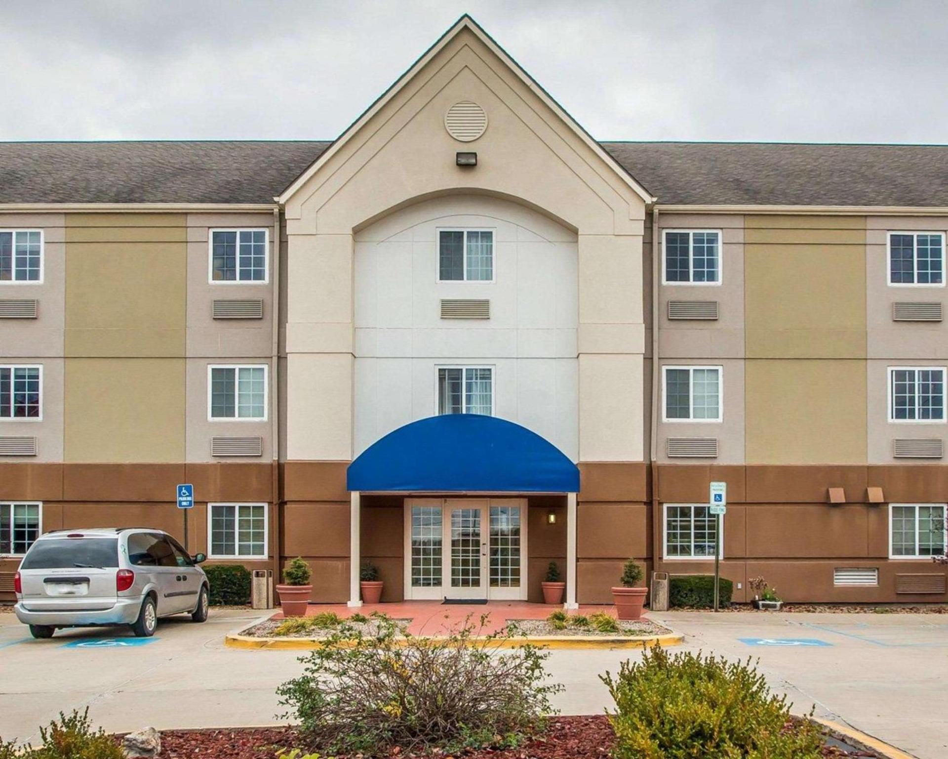 Birch Hill Suites Columbia photo 3