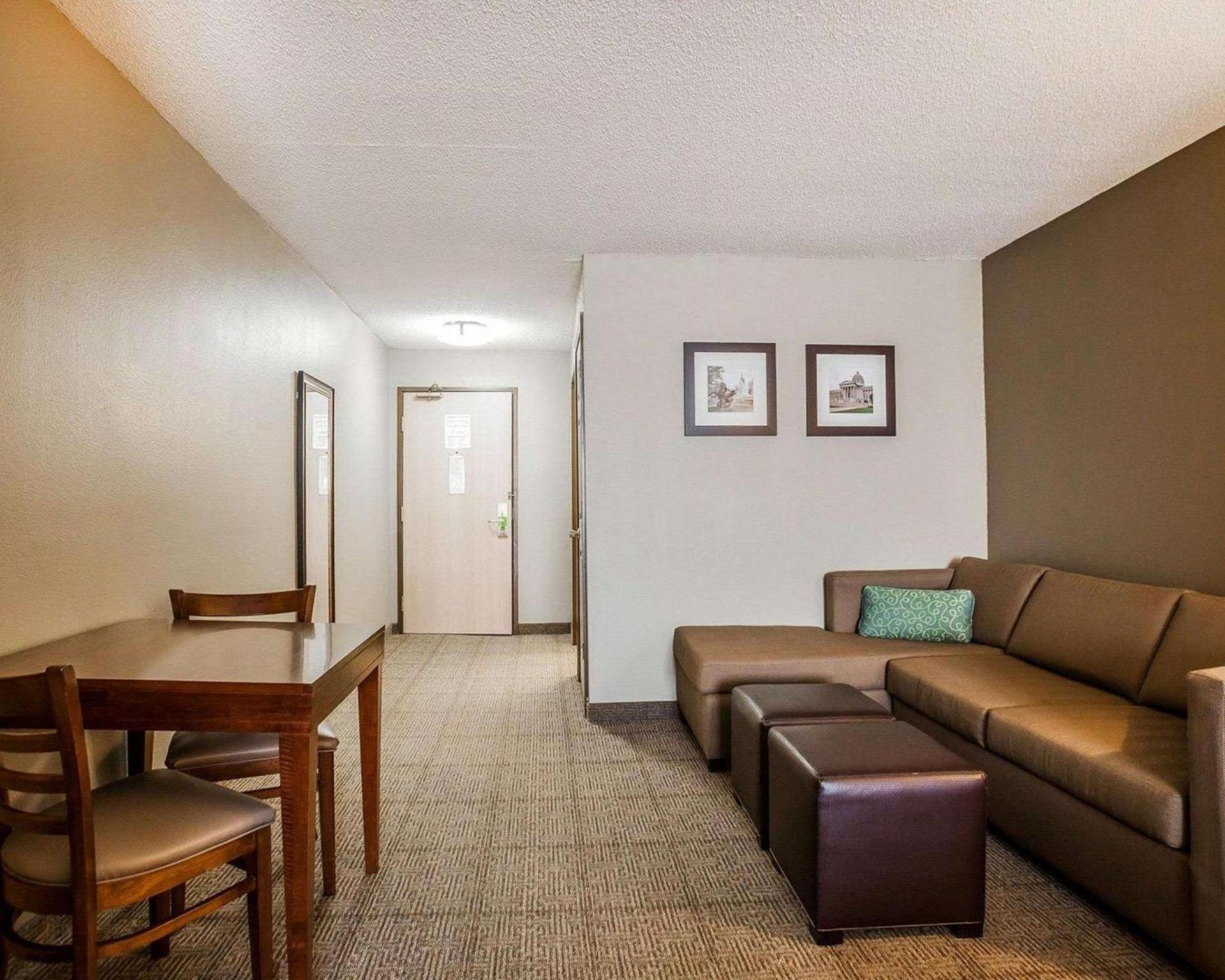Comfort Inn & Suites Moberly photo 16