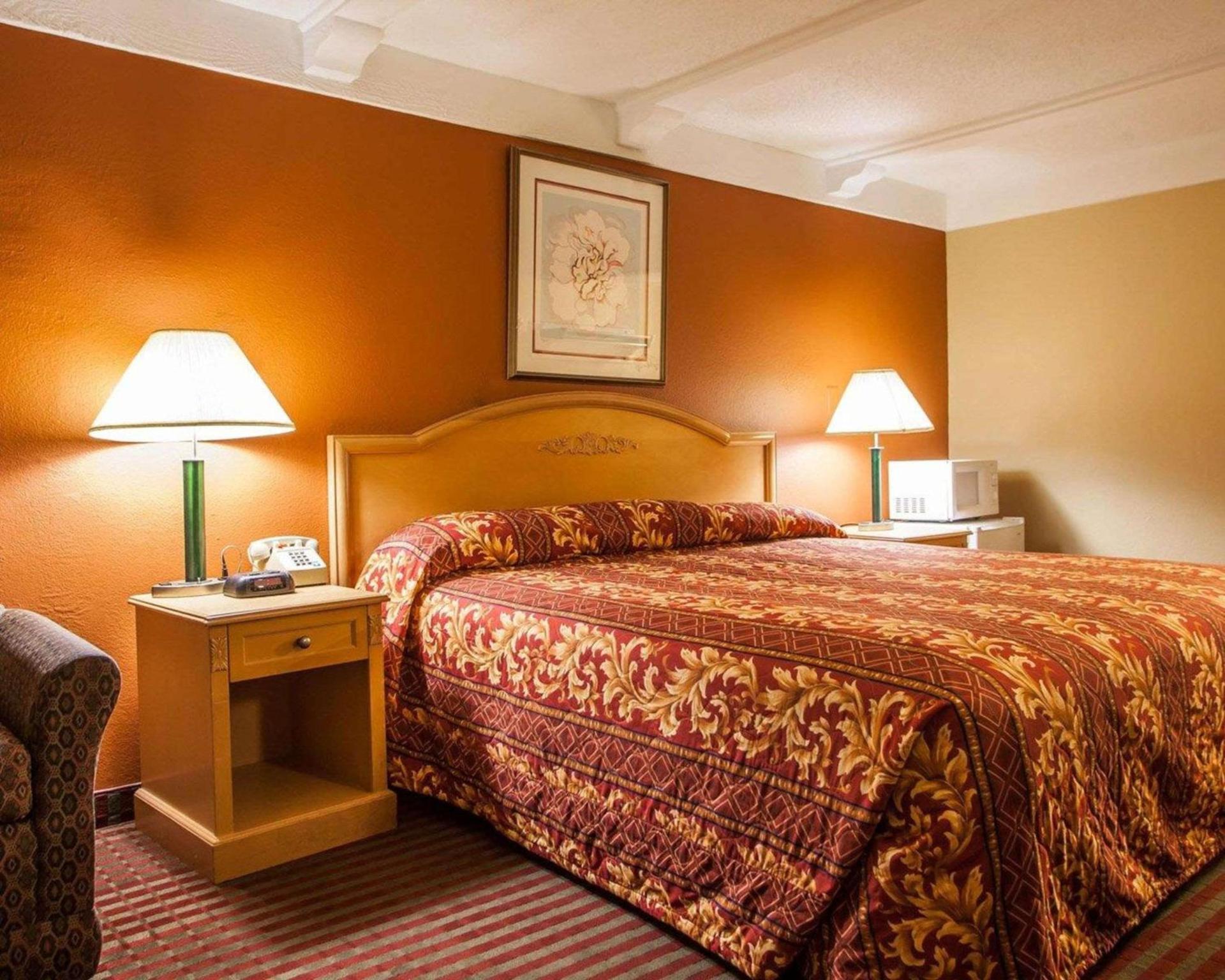 Relax Inn Saint Charles photo 10