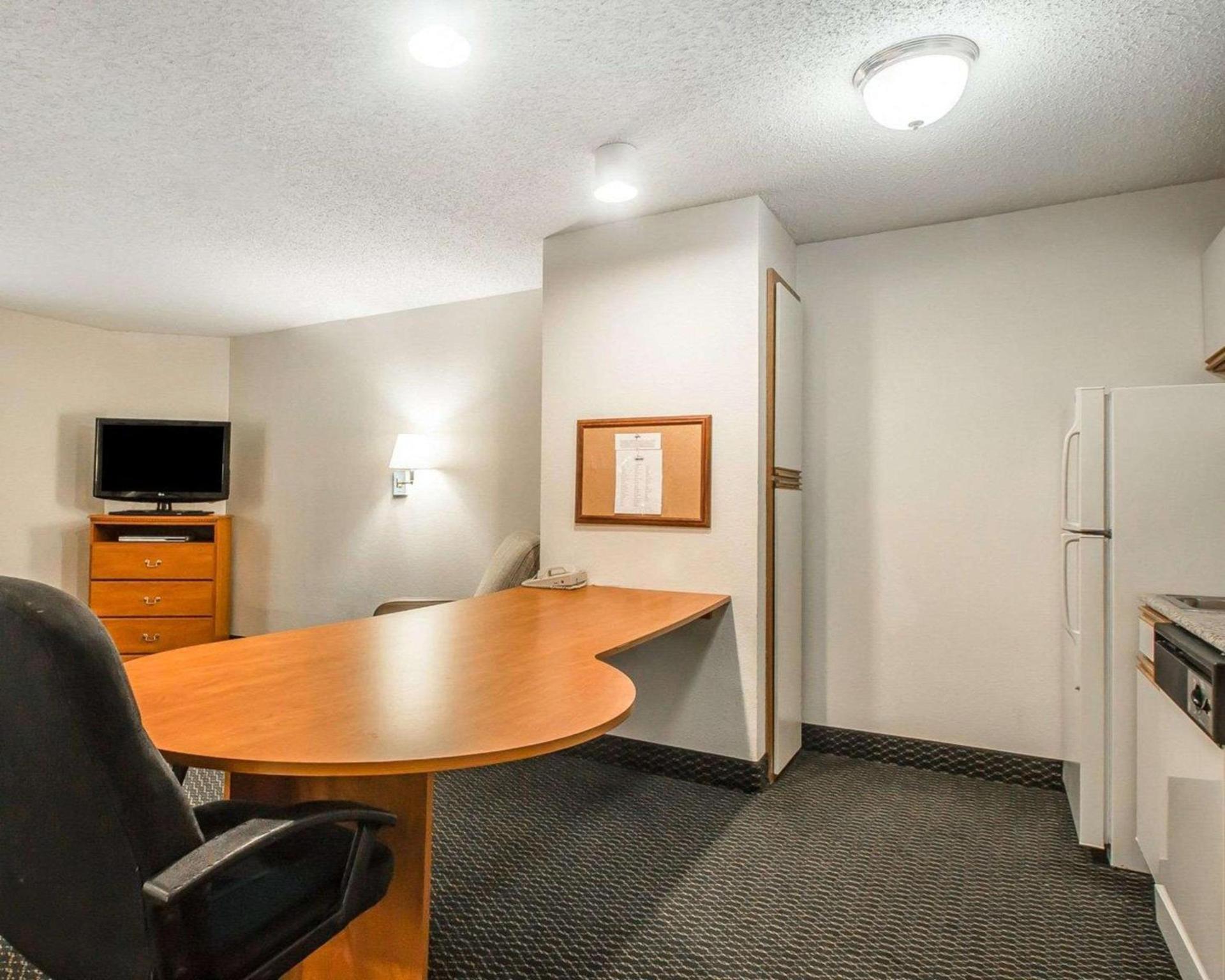 Birch Hill Suites Columbia photo 18
