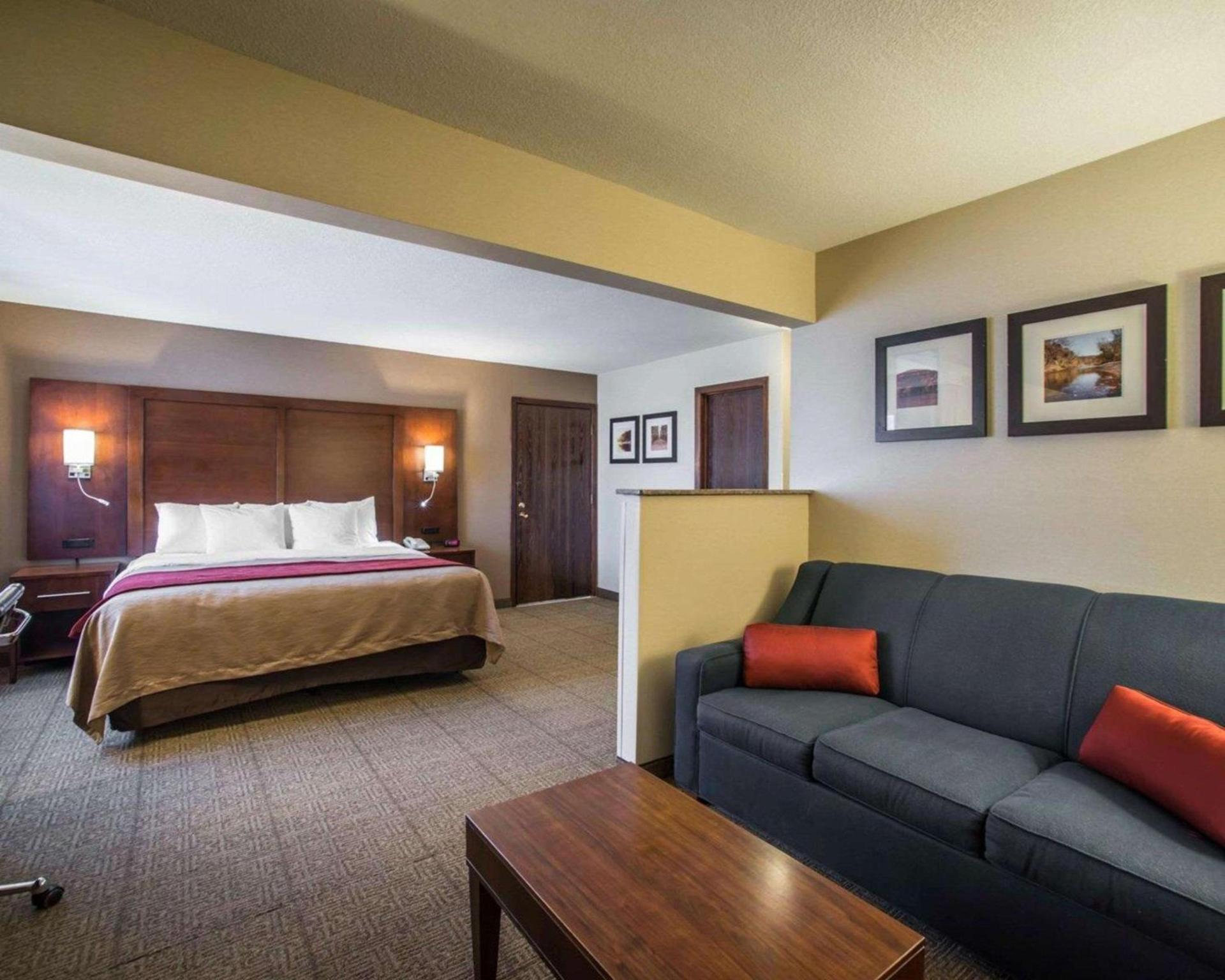 Quality Inn & Suites Boonville - Columbia photo 14