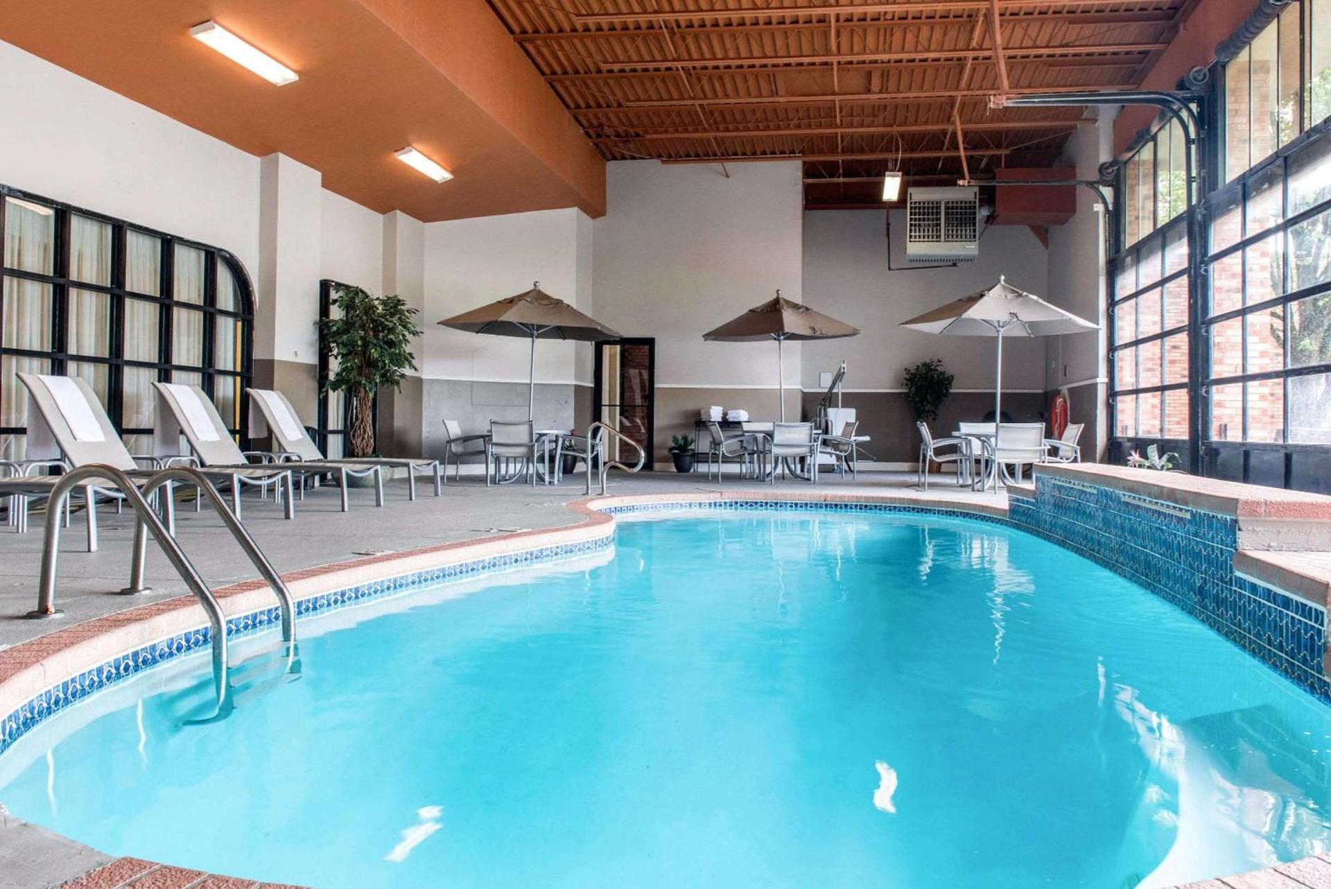 Days Inn & Suites by Wyndham Festus photo 19