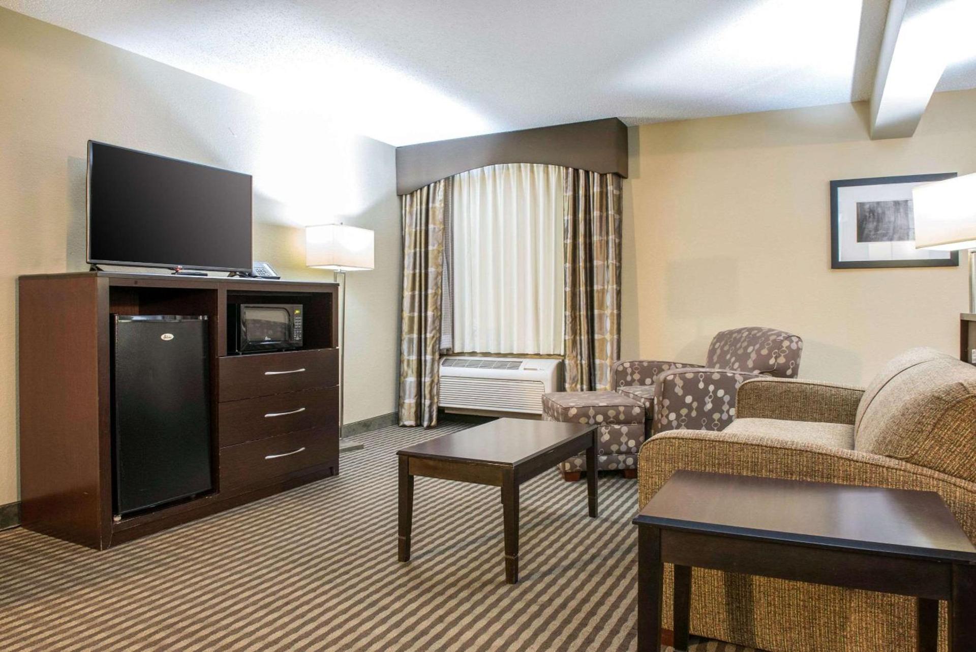 Days Inn & Suites by Wyndham Festus photo 15