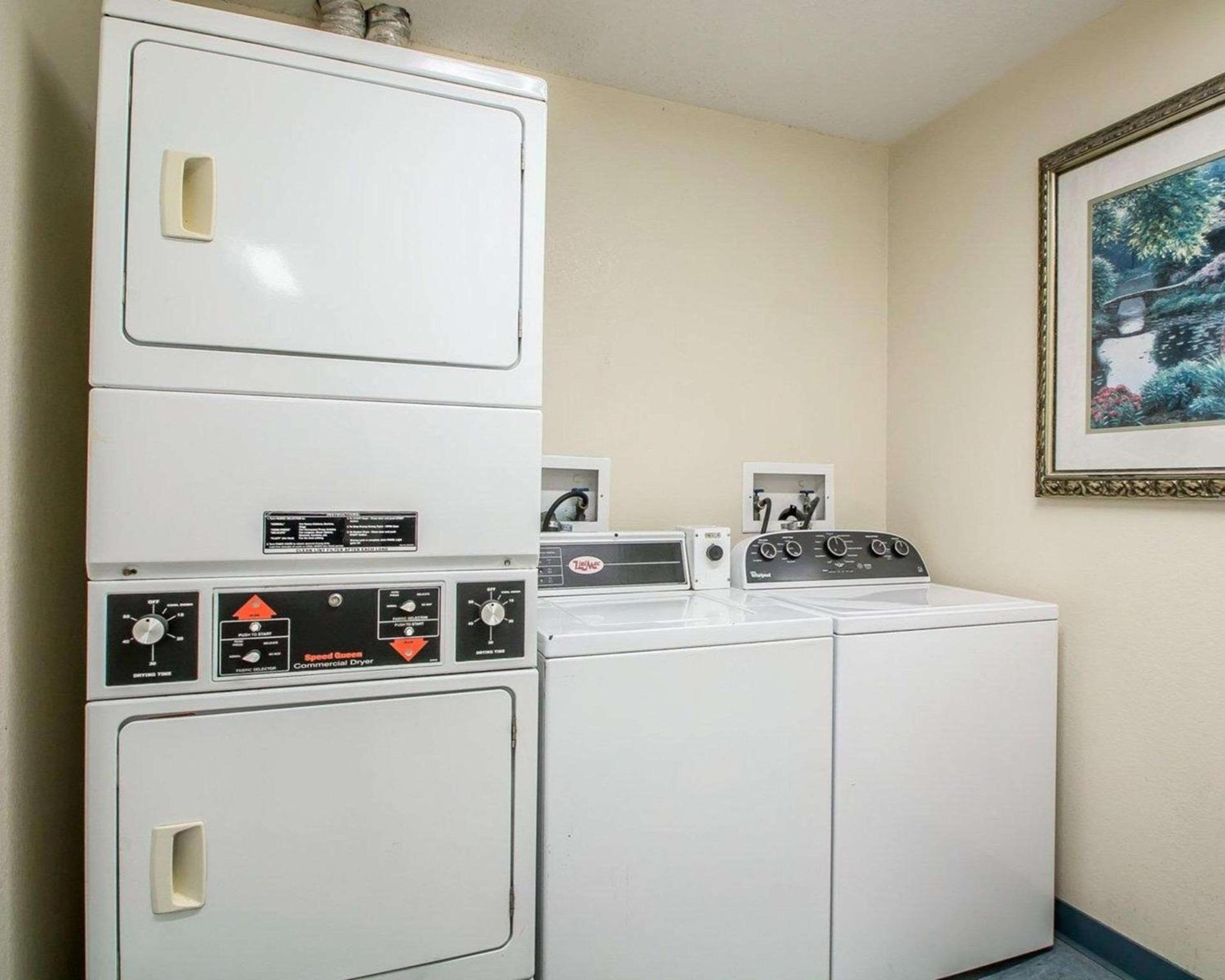 Birch Hill Suites Columbia photo 24