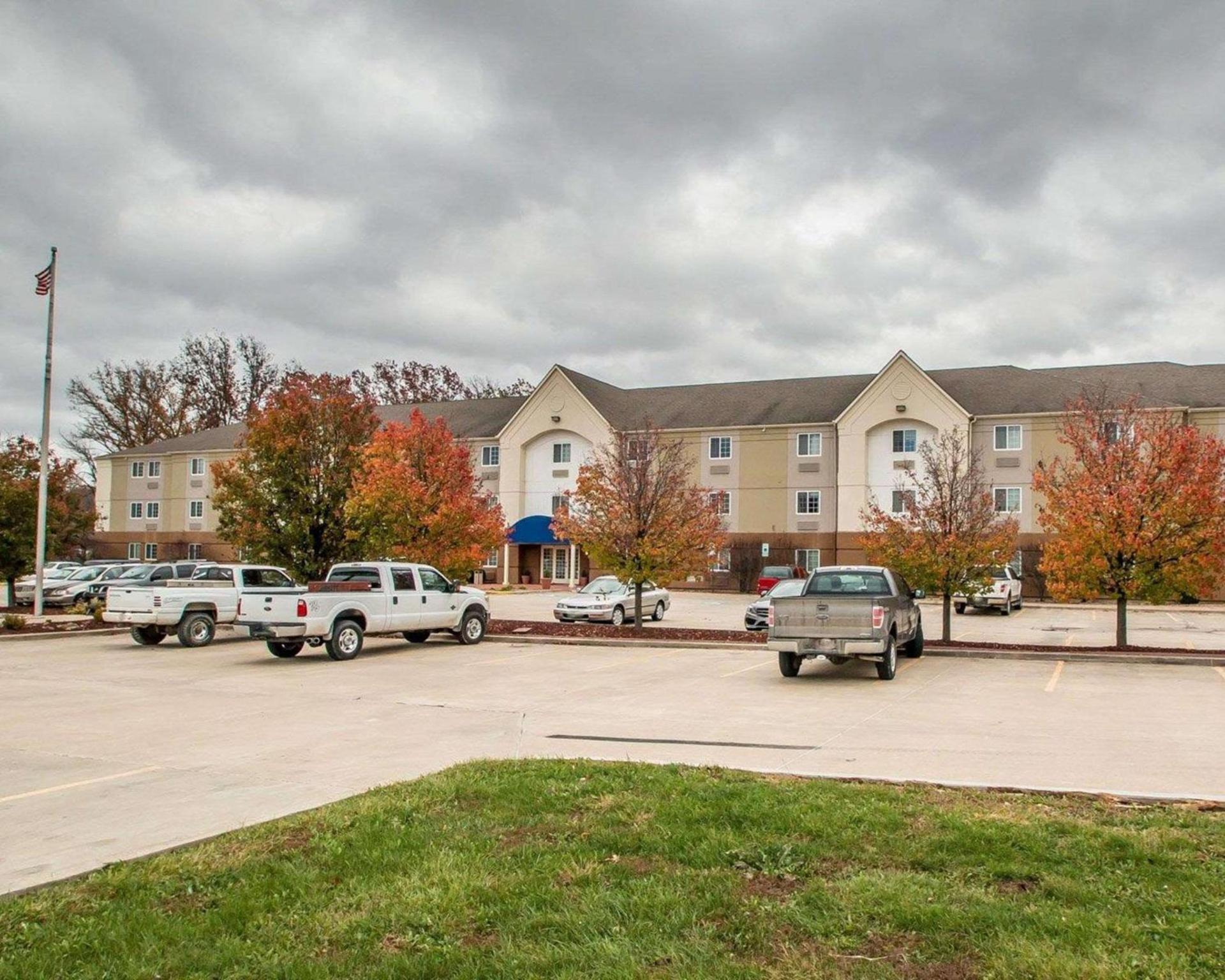Birch Hill Suites Columbia photo 2